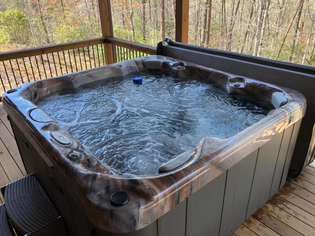 Highlands Retreat the Perfect Cabin for your relaxing experience view 3