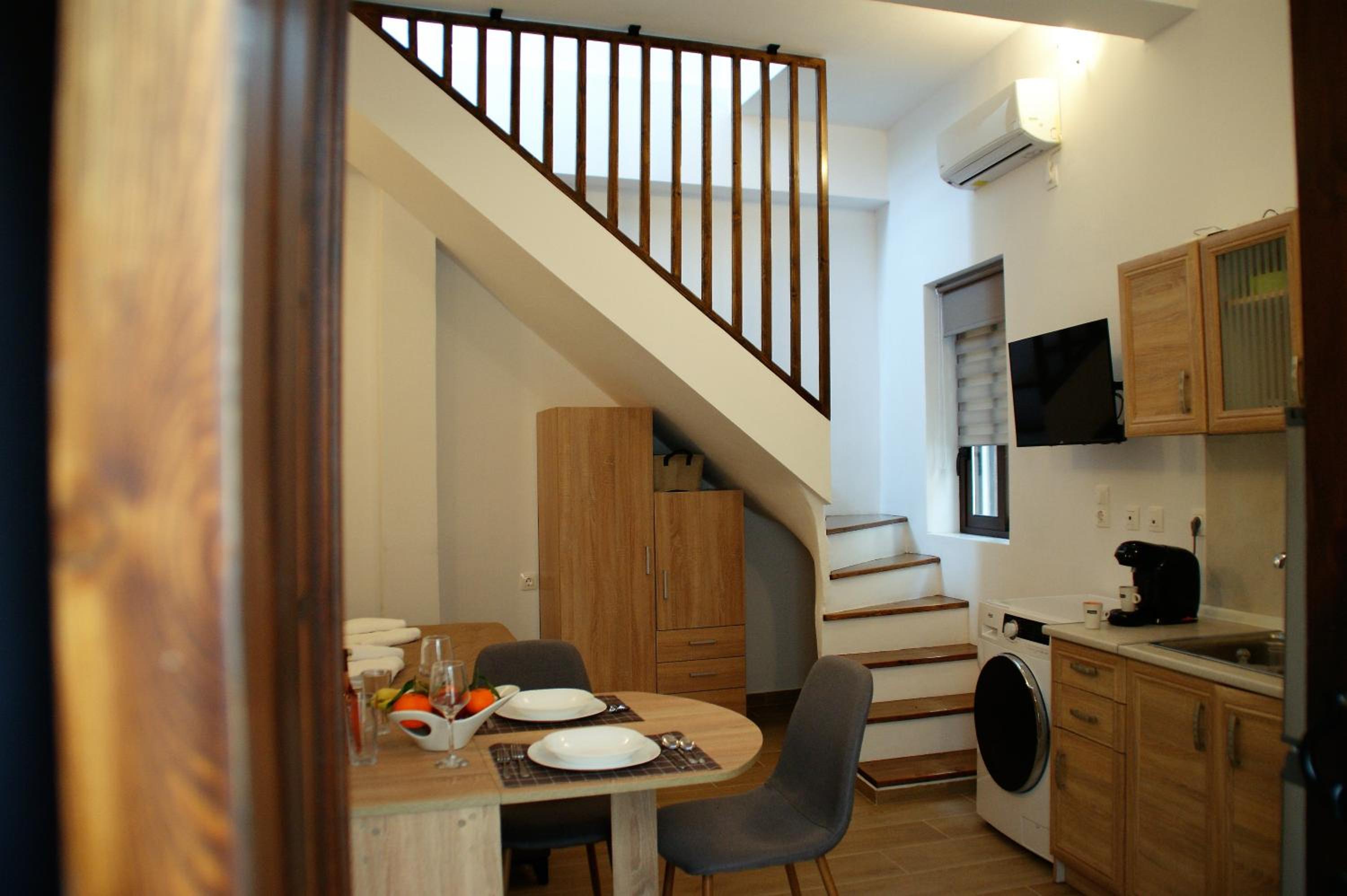 Evangelia's Little House view 4