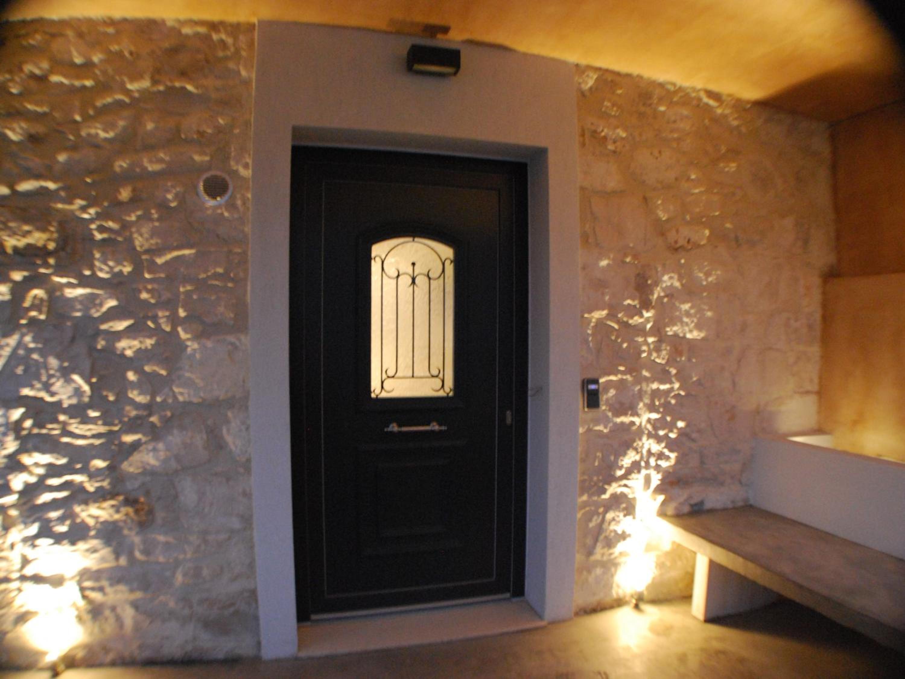 Photo 8