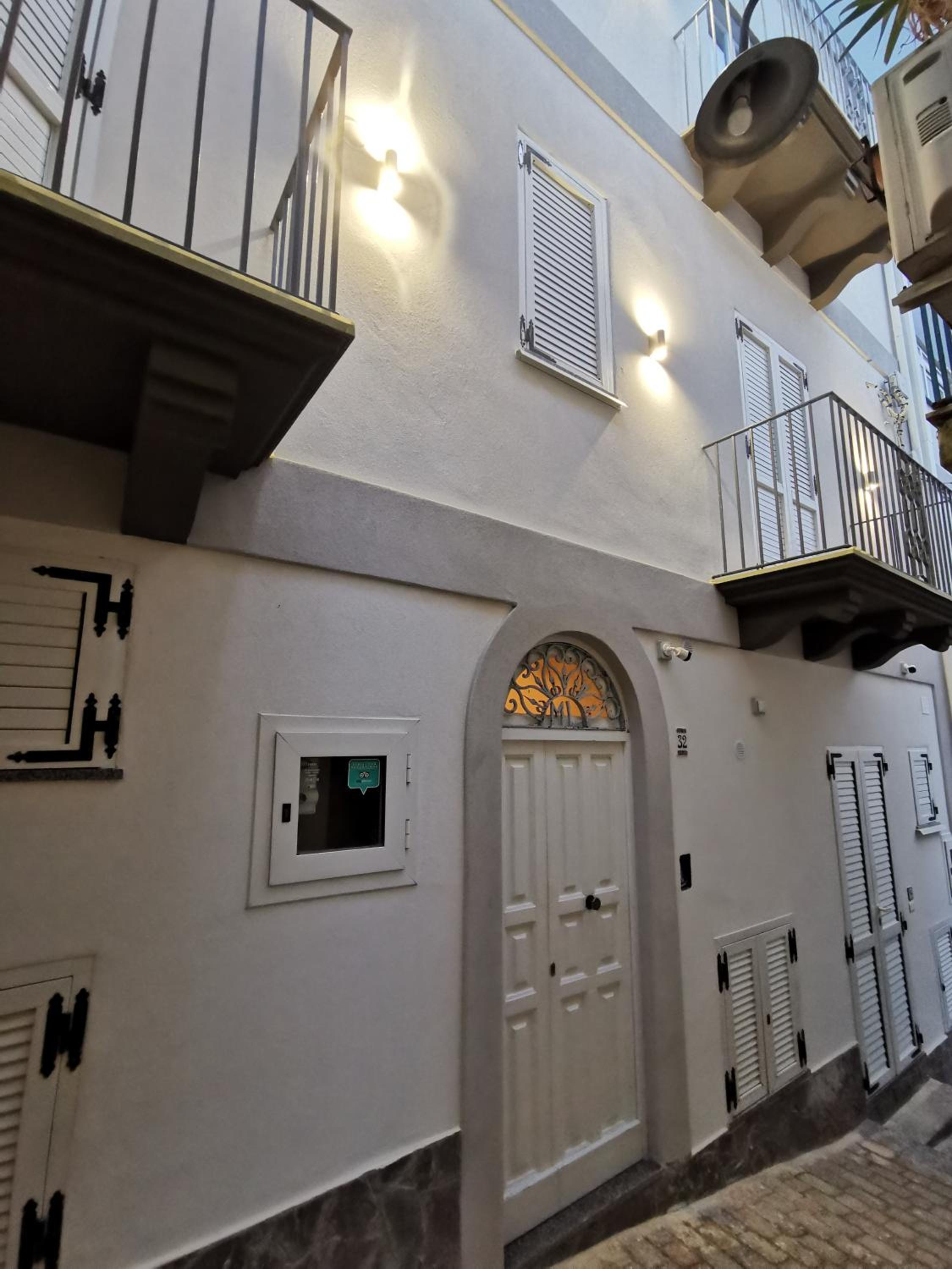 Hotel Lo Nardo Accommodation - Image 1