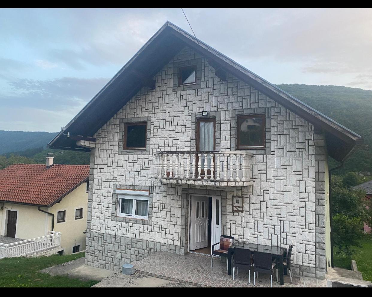 Amar Apartmani, Jajce