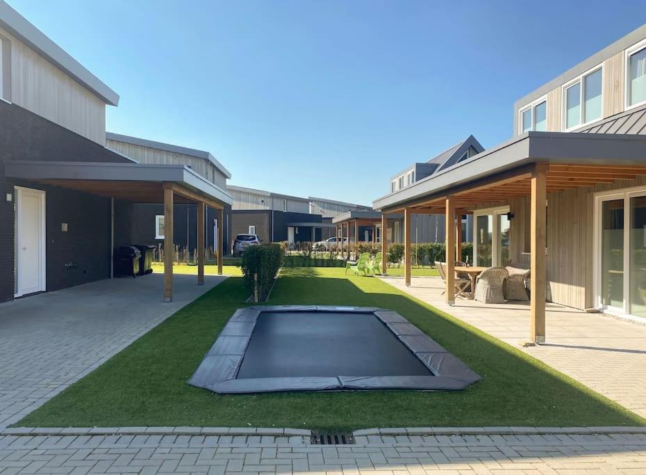 Villa Maroma Regal Veerse Meer 4 E-bikes, gratis laden EV, trampoline view 4