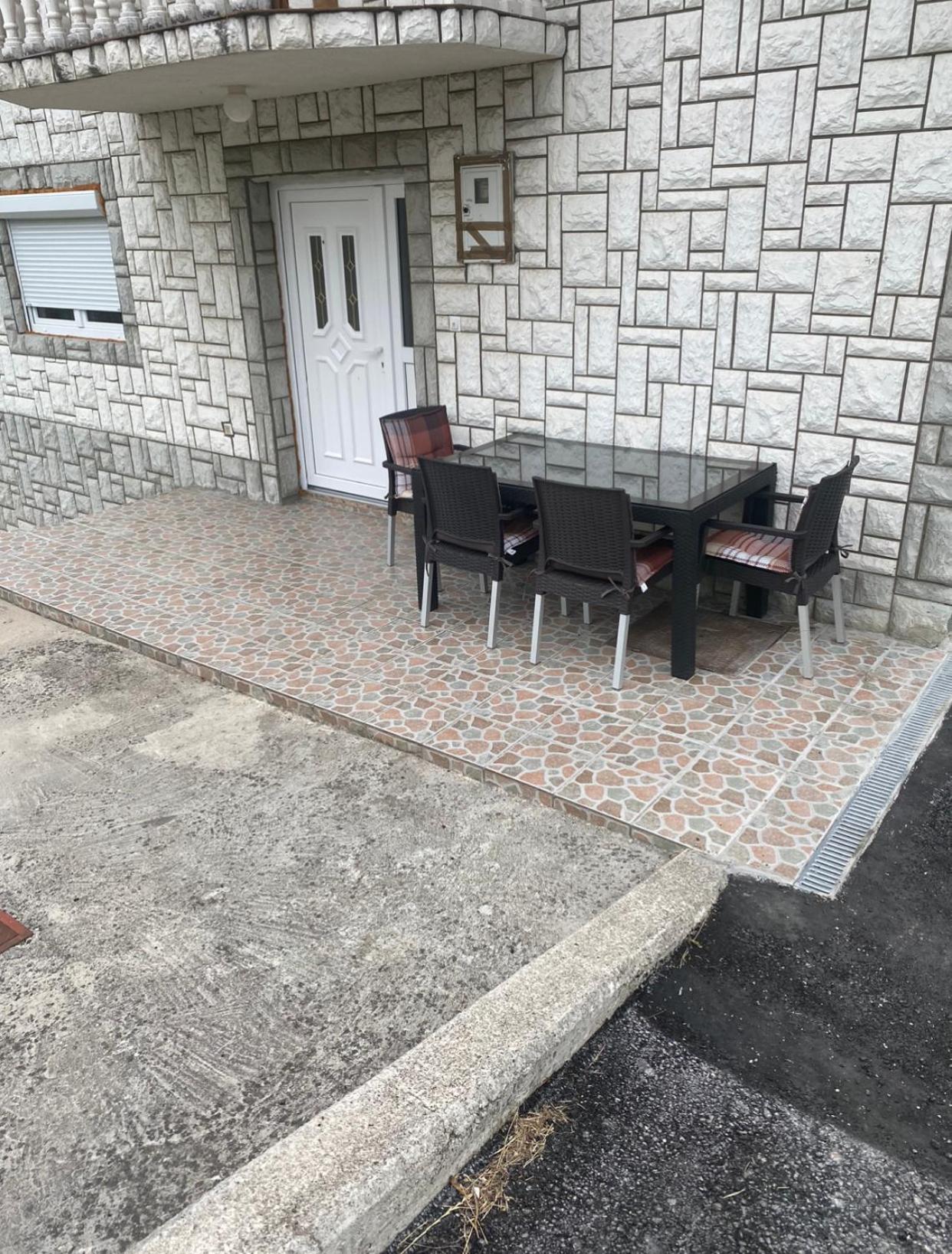 Amar Apartmani, Jajce