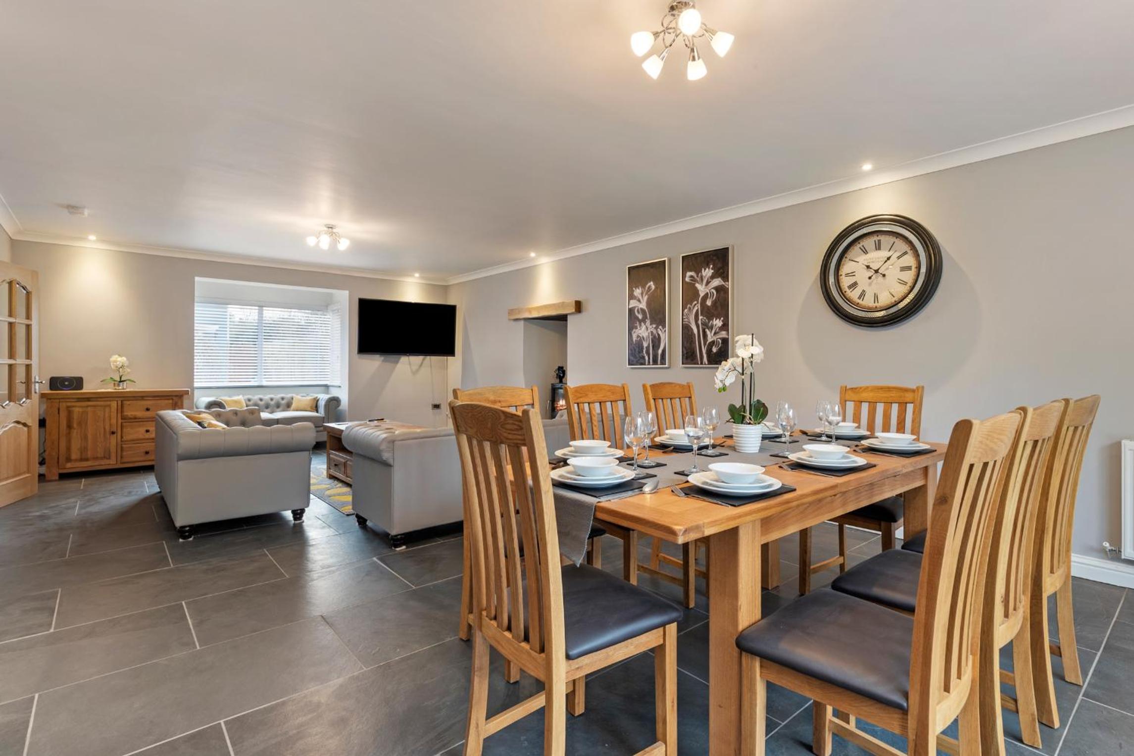 Maynor - Large Luxury House, Log Burner, Central Location view 4