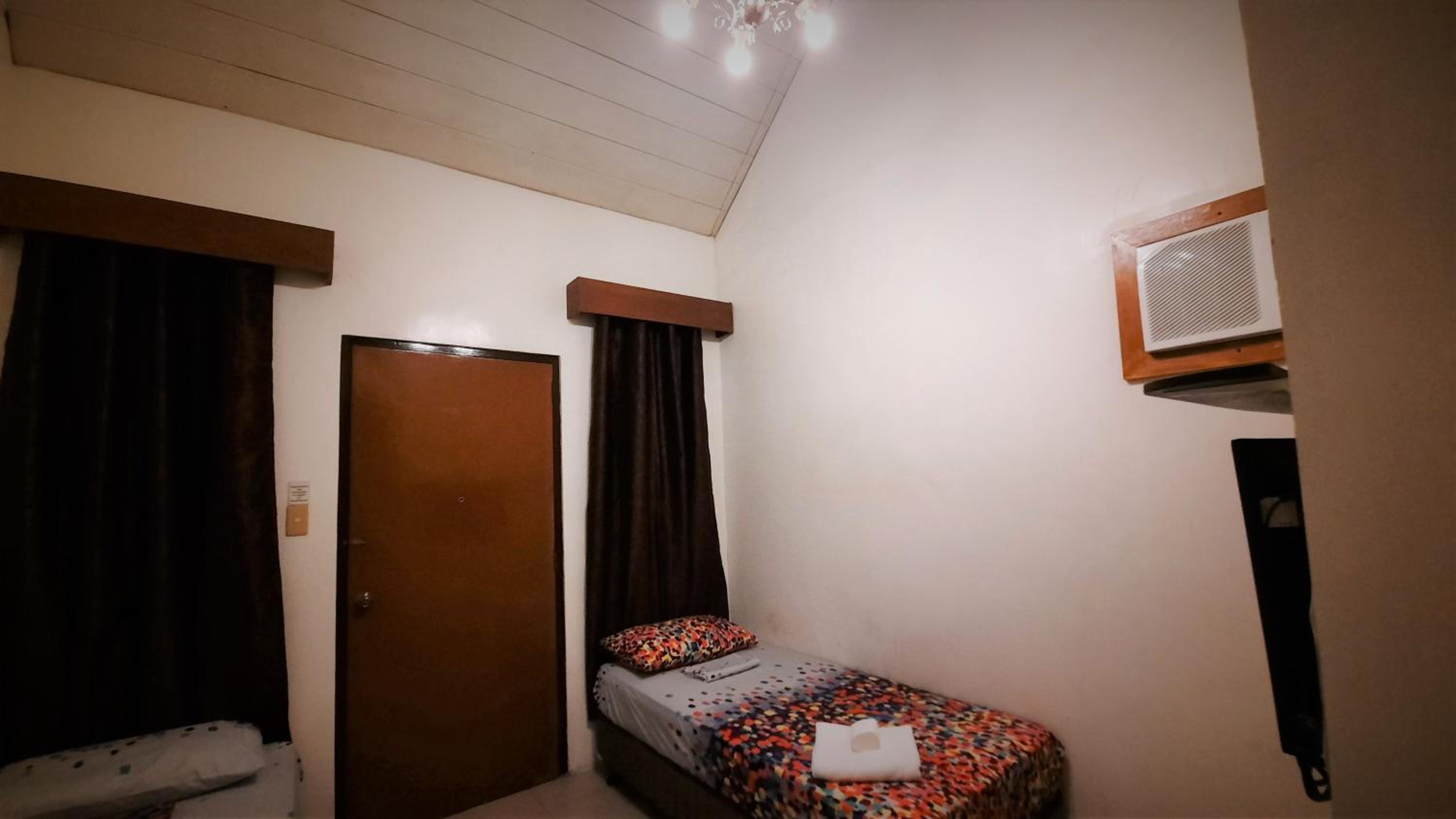 Zillion Pavilion Family & Business Hotel