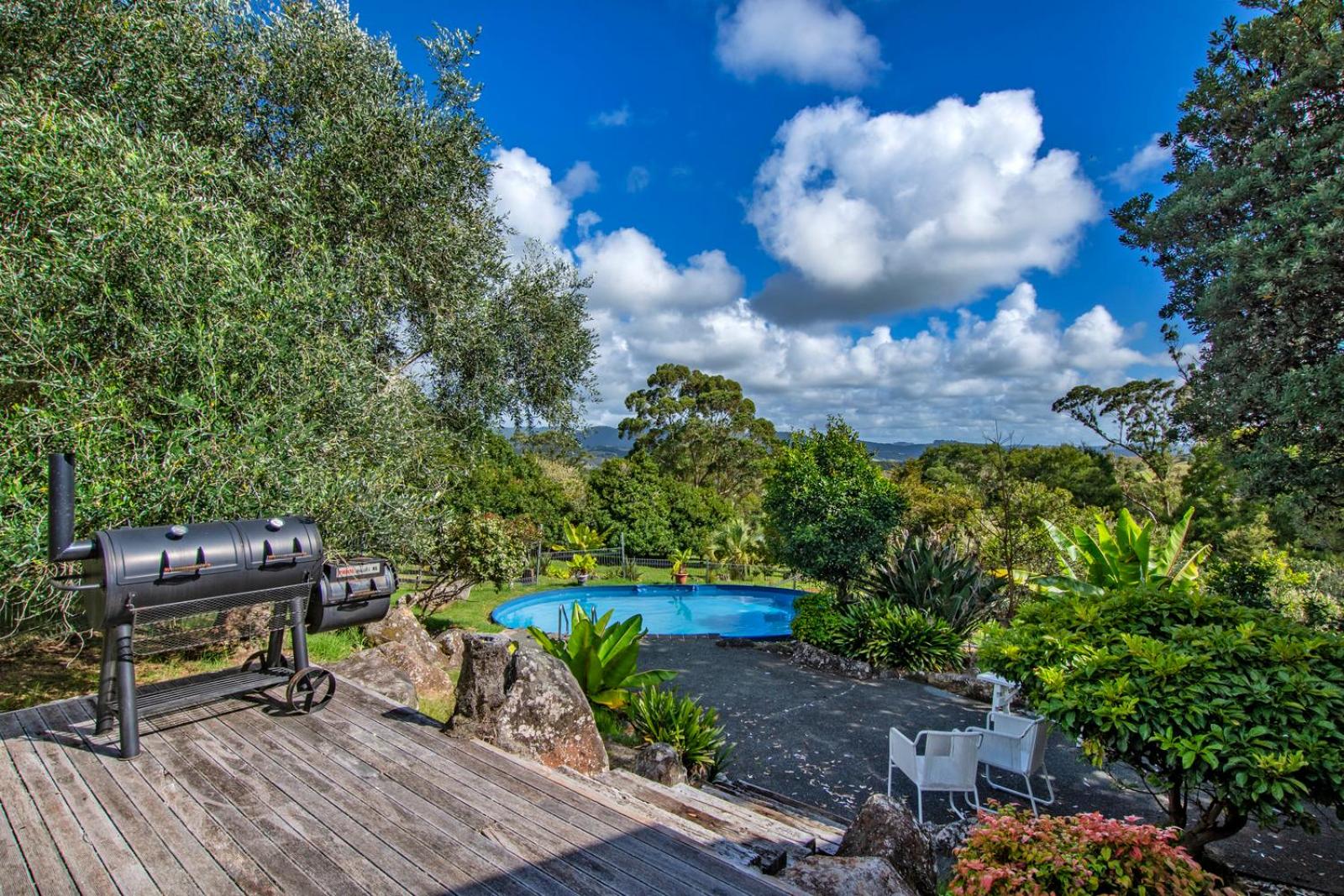 Francis Orchard Country Stay - Waipu Holiday Home view 3