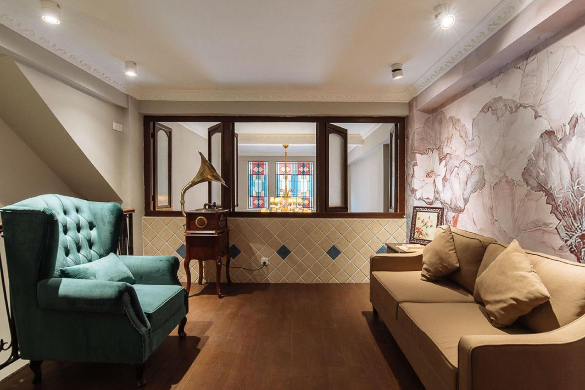 LOCALS·GuangZhou Liwan·Changshoulu subway station·Shangxia Jiu shopping street·Locals Apartment·00169540