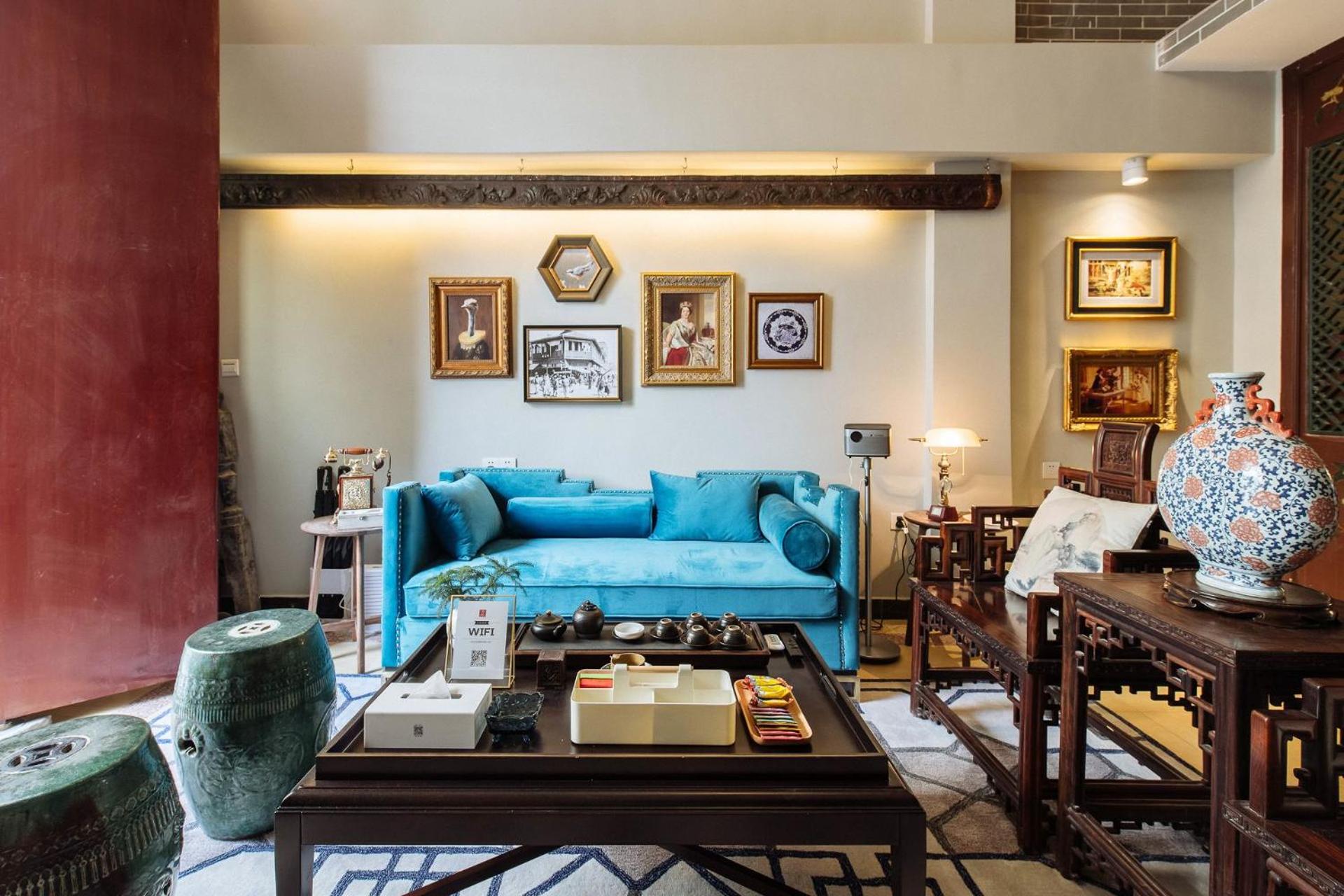 LOCALS·GuangZhou Liwan·Changshoulu subway station·Shangxia Jiu shopping street·Locals Apartment·00169540