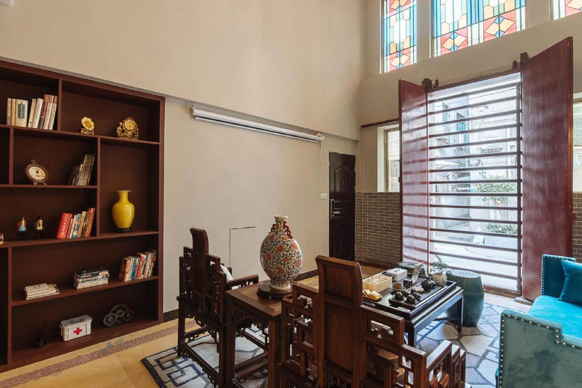LOCALS·GuangZhou Liwan·Changshoulu subway station·Shangxia Jiu shopping street·Locals Apartment·00169540