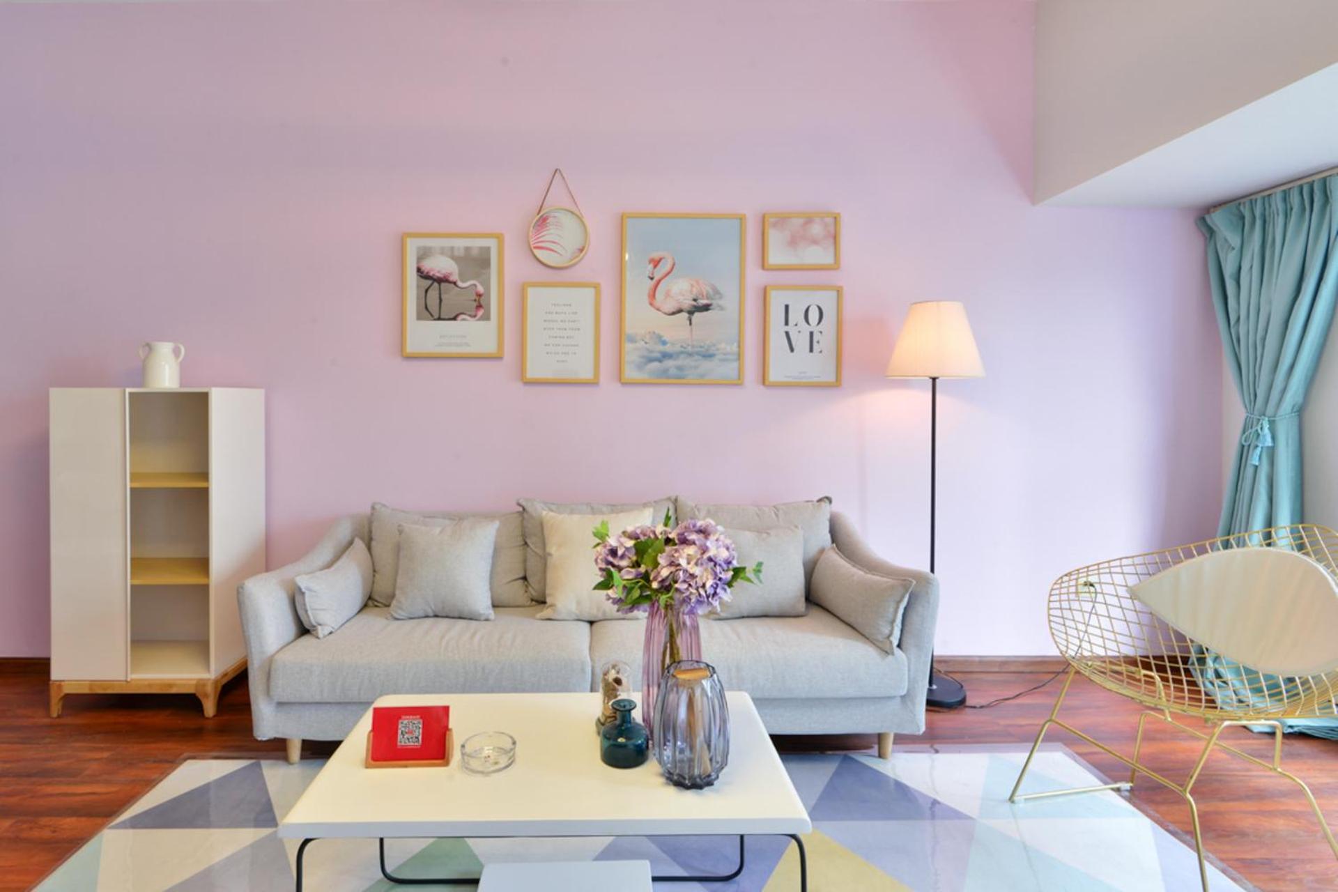 Locals Apartment House 90