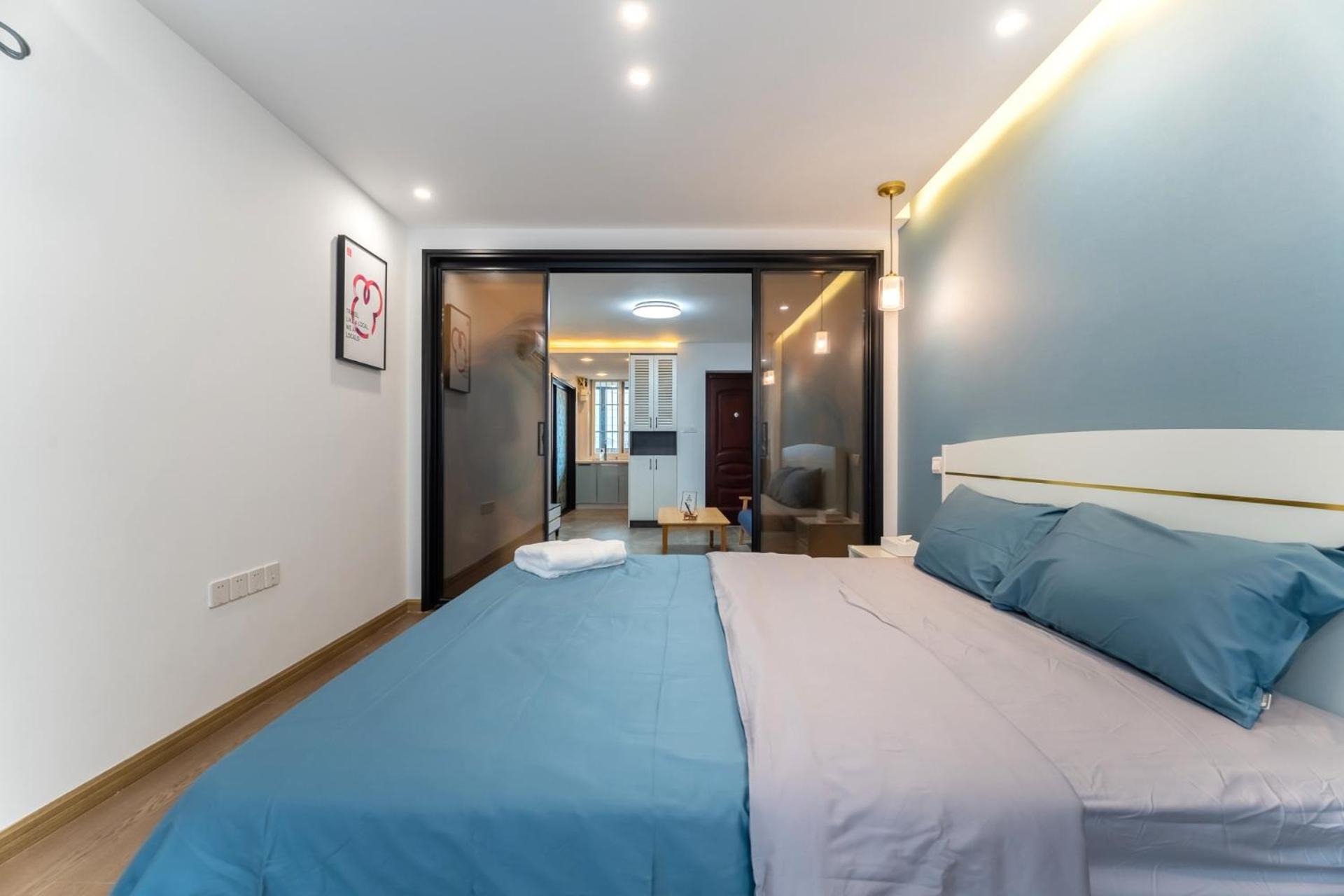 Locals Apartment Place 99 view 4