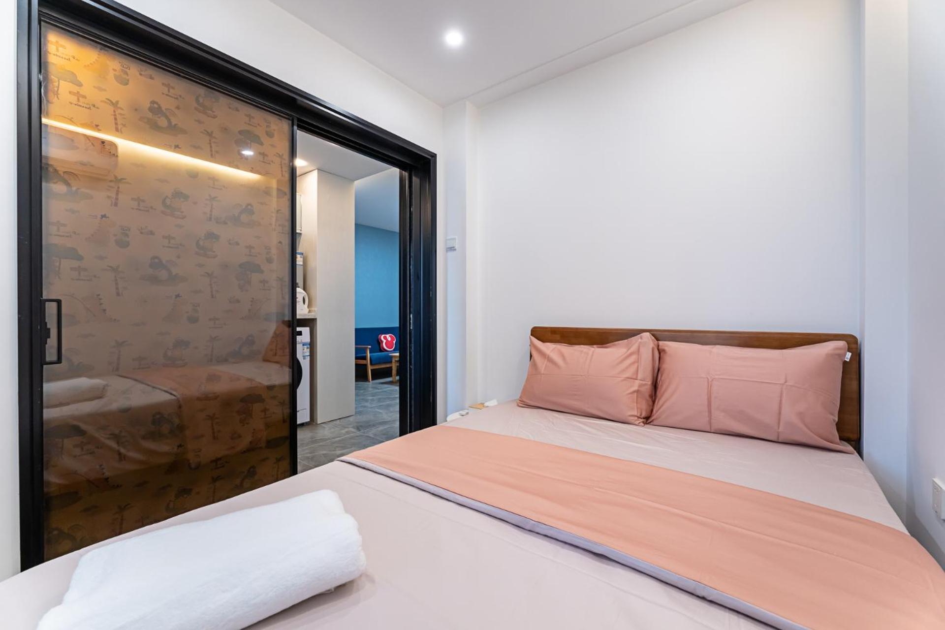 Locals Apartment Place 99 view 5