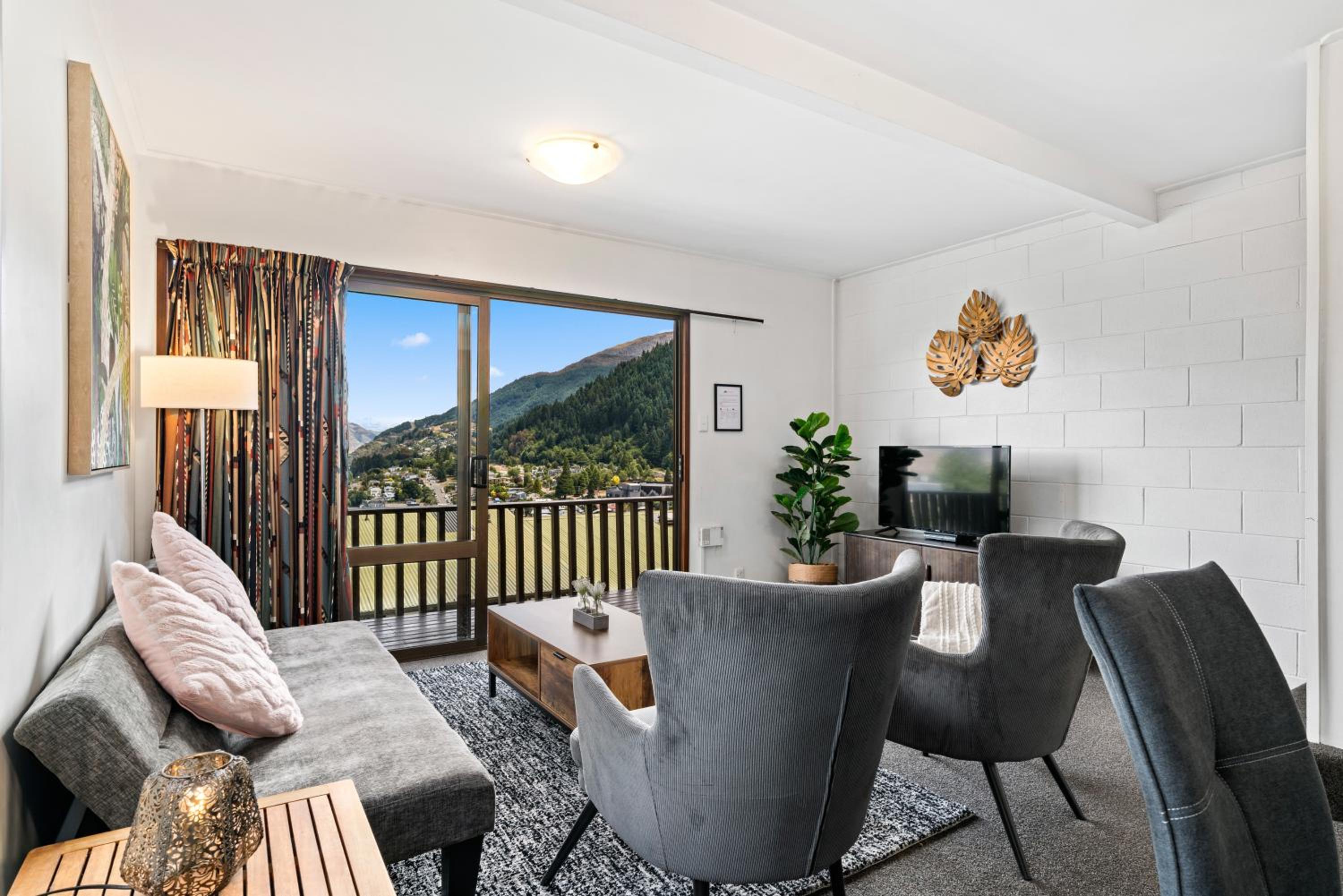 Town Centre Location with Stunning View - Unit 8 view 2