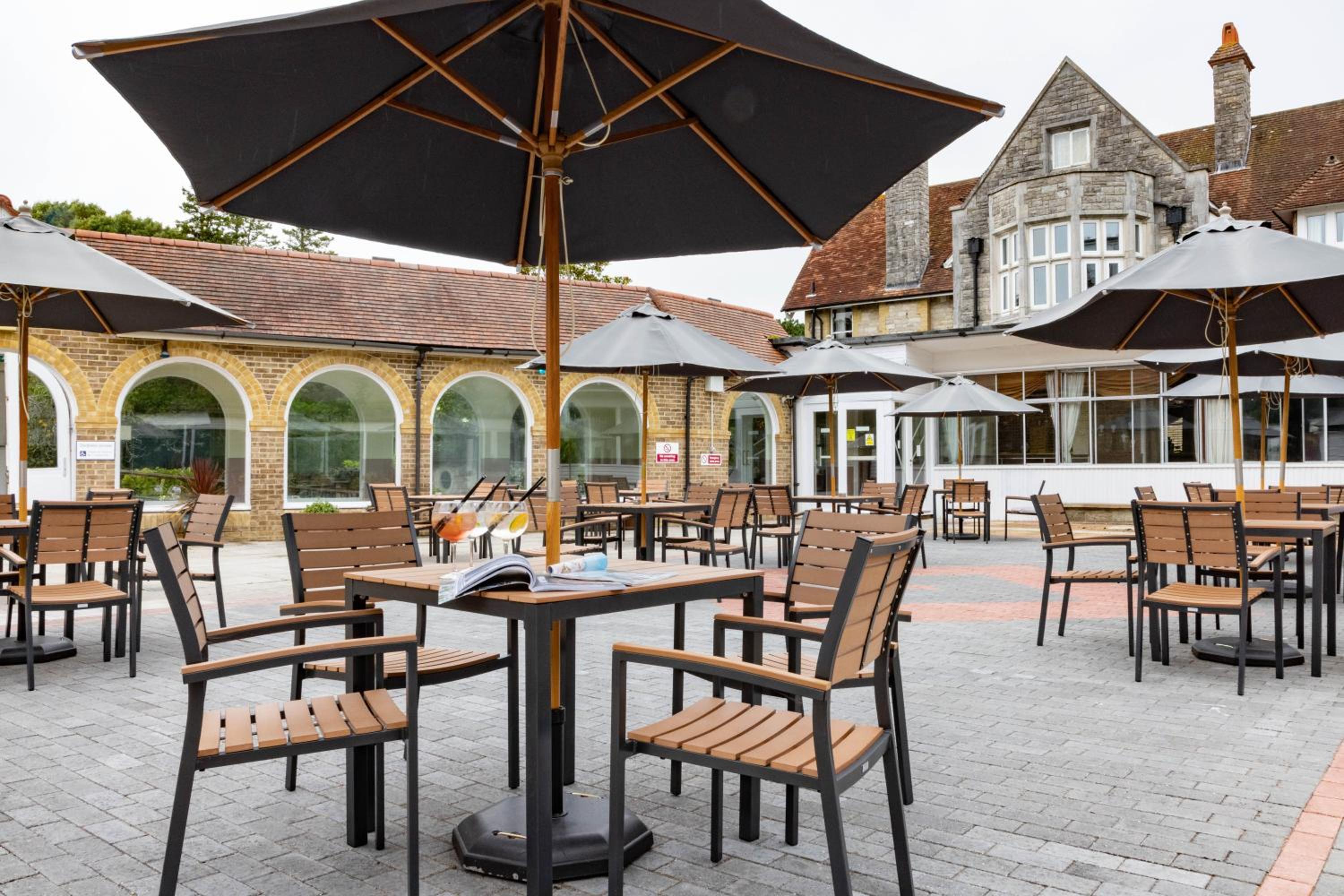 Sandown Vacations - The Broadway Park Hotel - Property Image 2