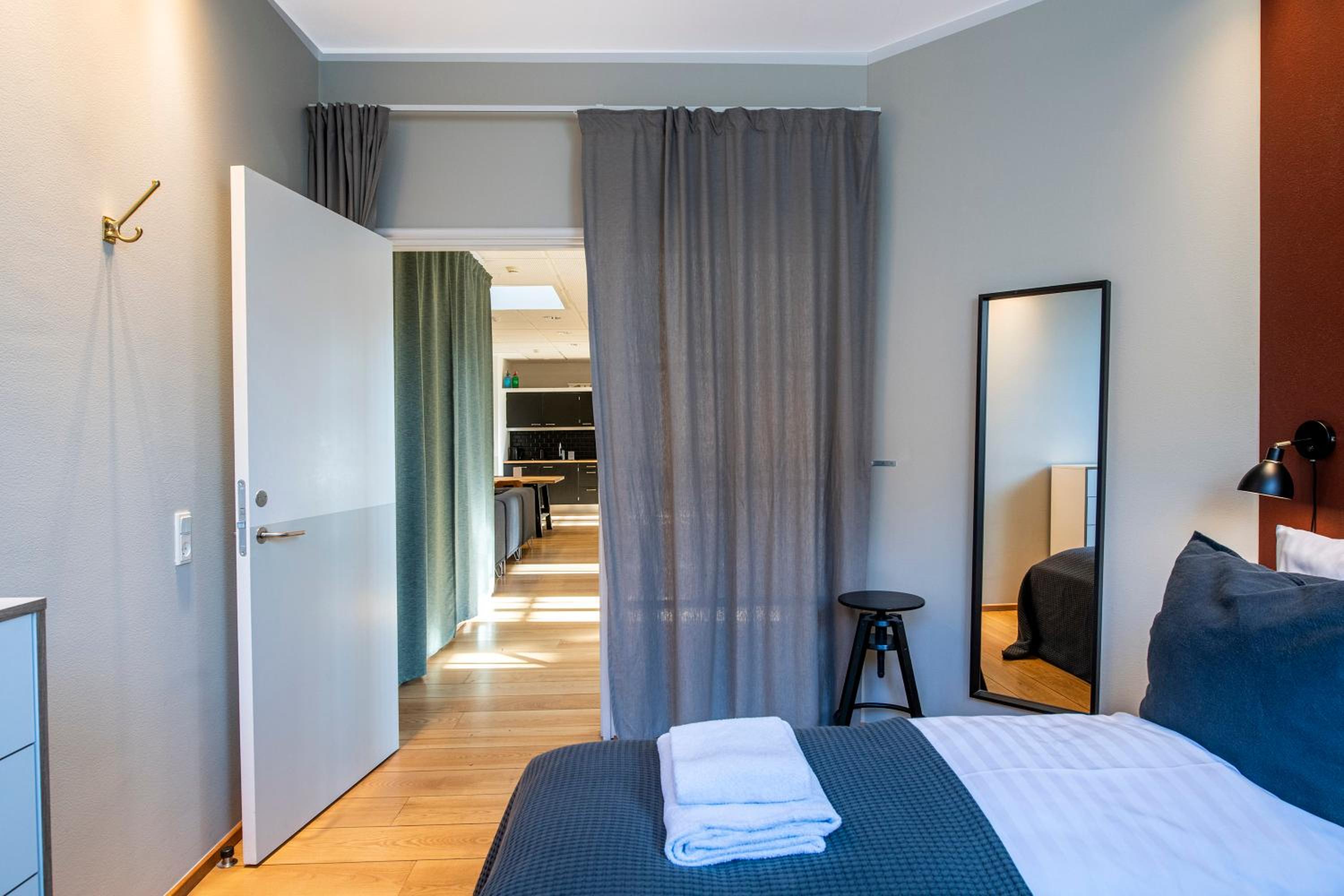 Kings Garden - 5 bedrooms - 2 baths by Daniel&Jacob's