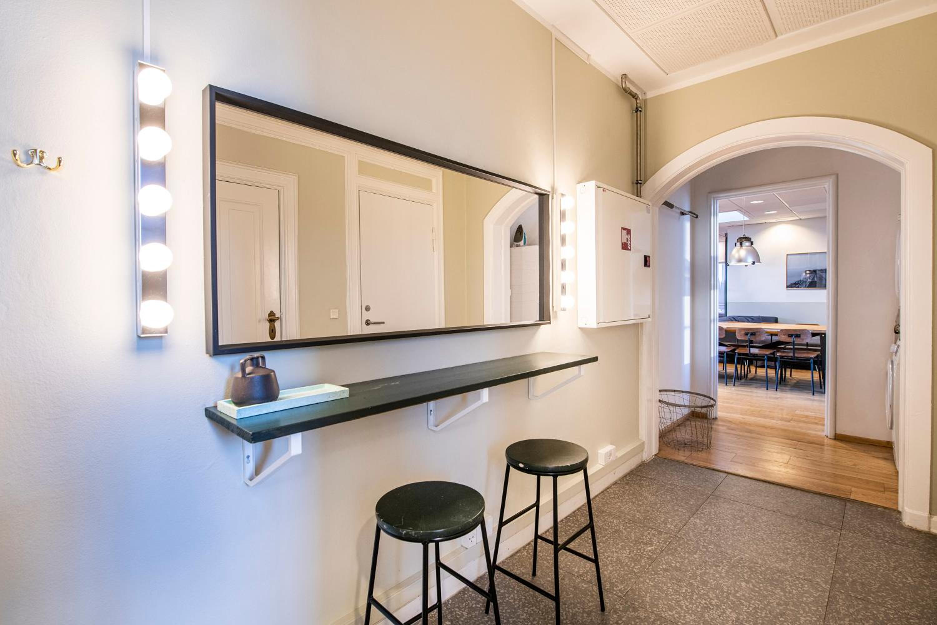 Kings Garden - 5 bedrooms - 2 baths by Daniel&Jacob's