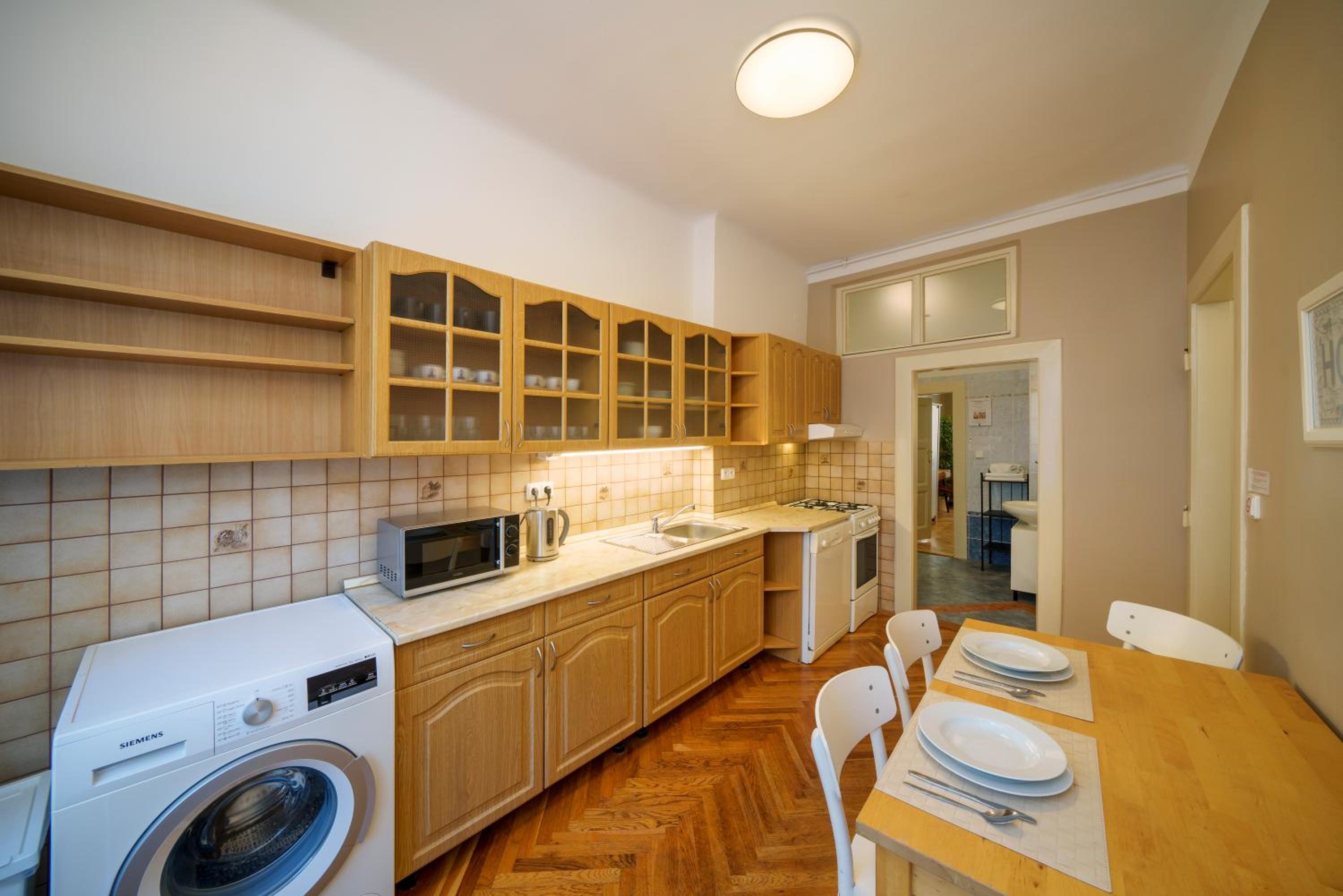 Old Town - 3 Bedroom 3 Bathroom & Kitchen Apartment Templova