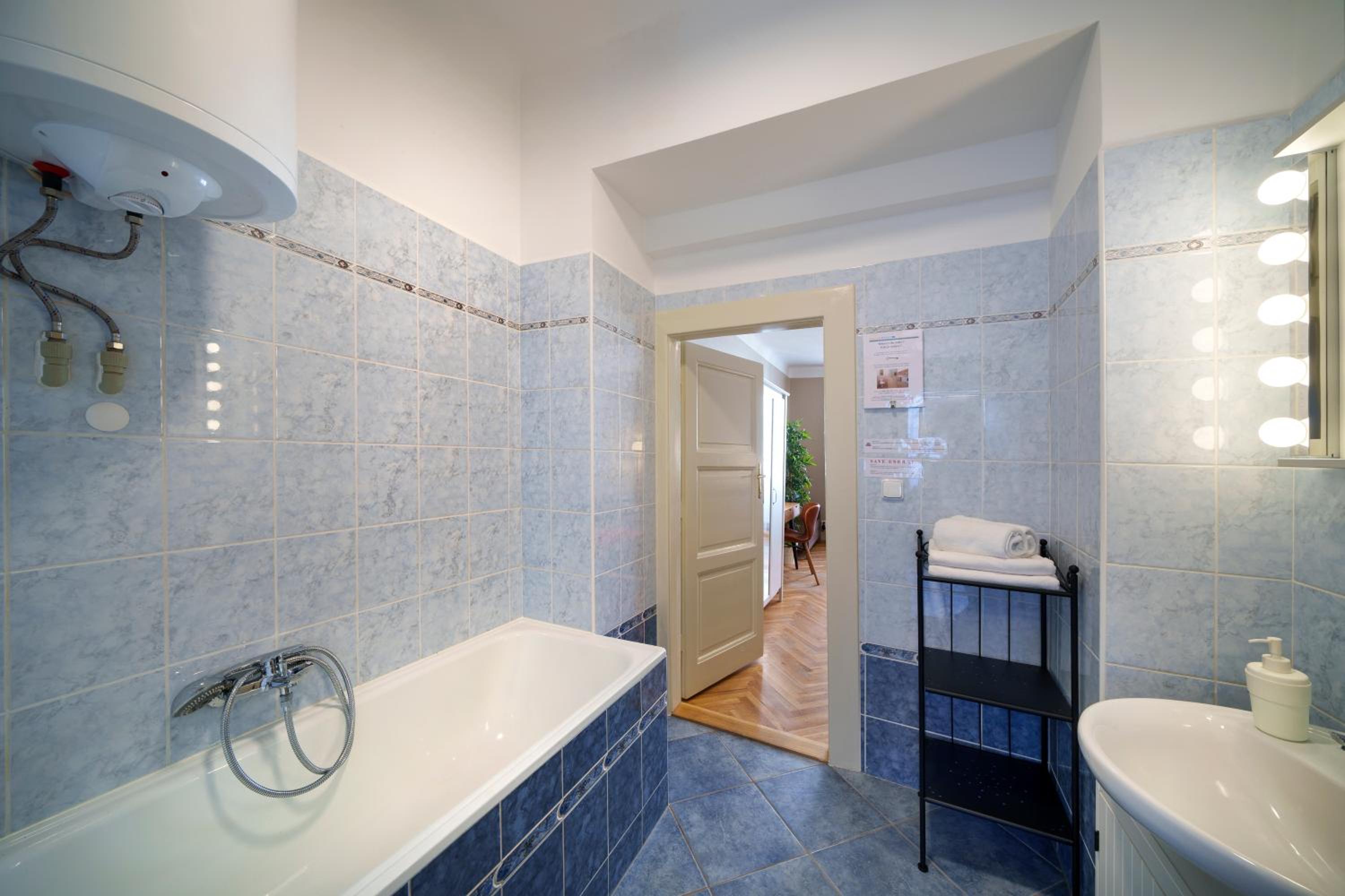 Old Town - 3 Bedroom 3 Bathroom & Kitchen Apartment Templova