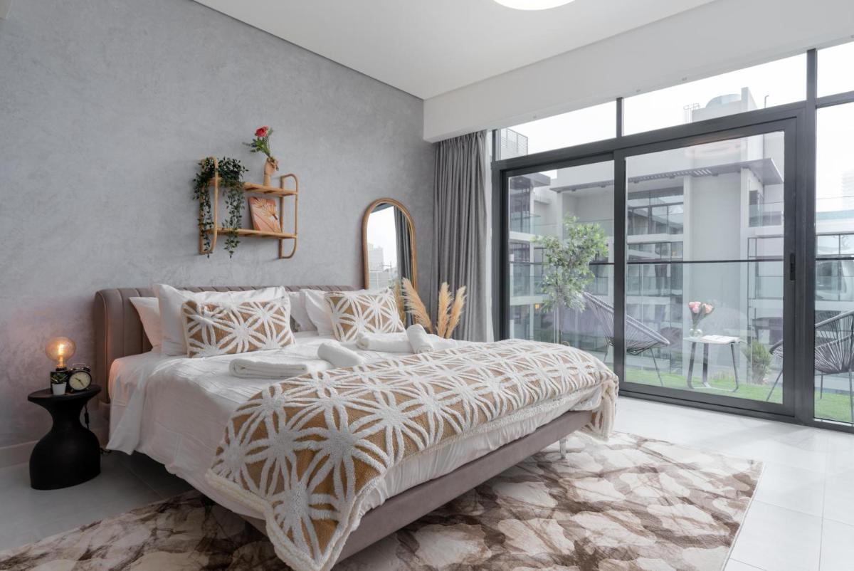 Ultimate Stay / Modern Studio / Swimming Pool View