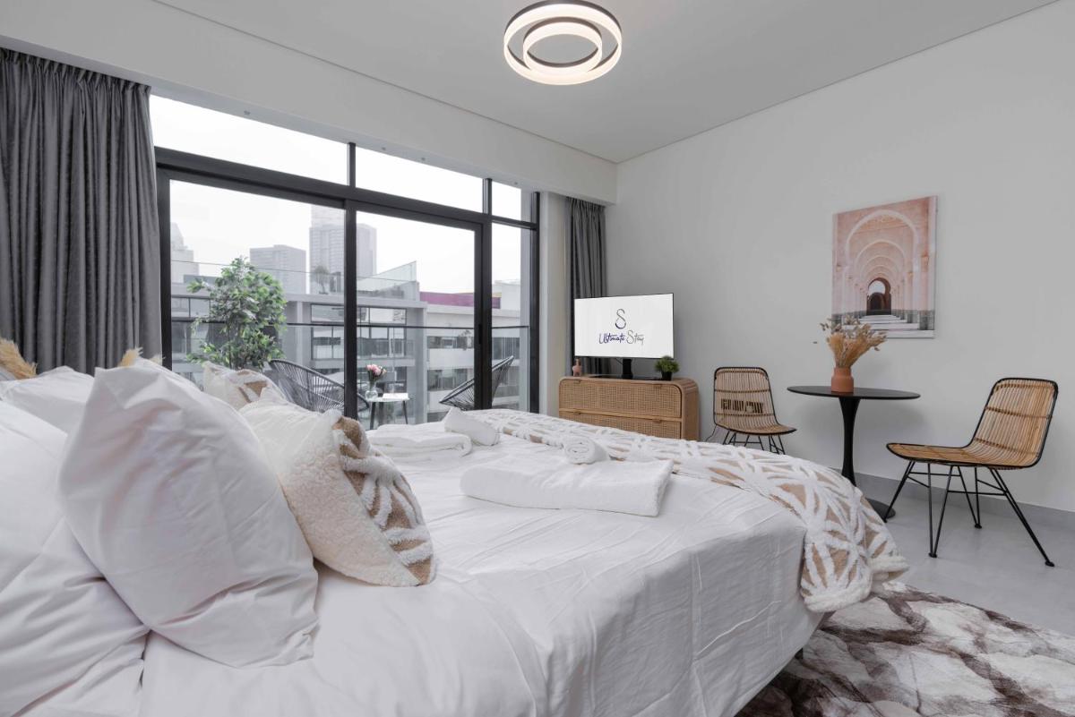 Ultimate Stay / Modern Studio / Swimming Pool View