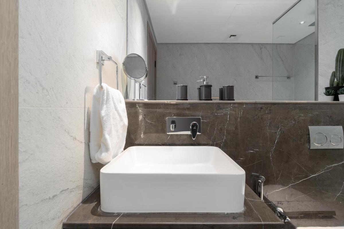 Ultimate Stay / Modern Studio / Swimming Pool View