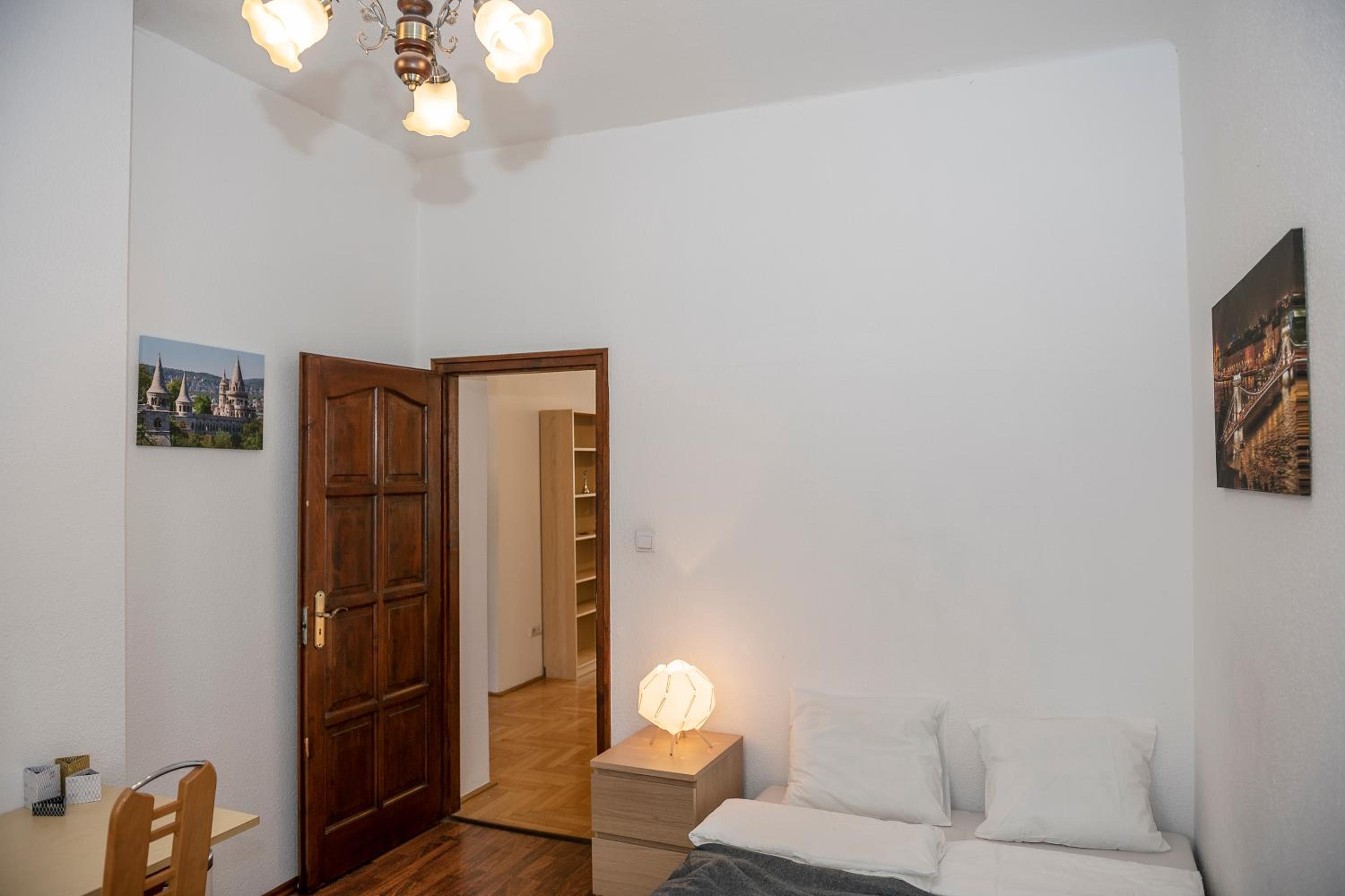 Riverside Balcony Apartment with view to Danube view 4