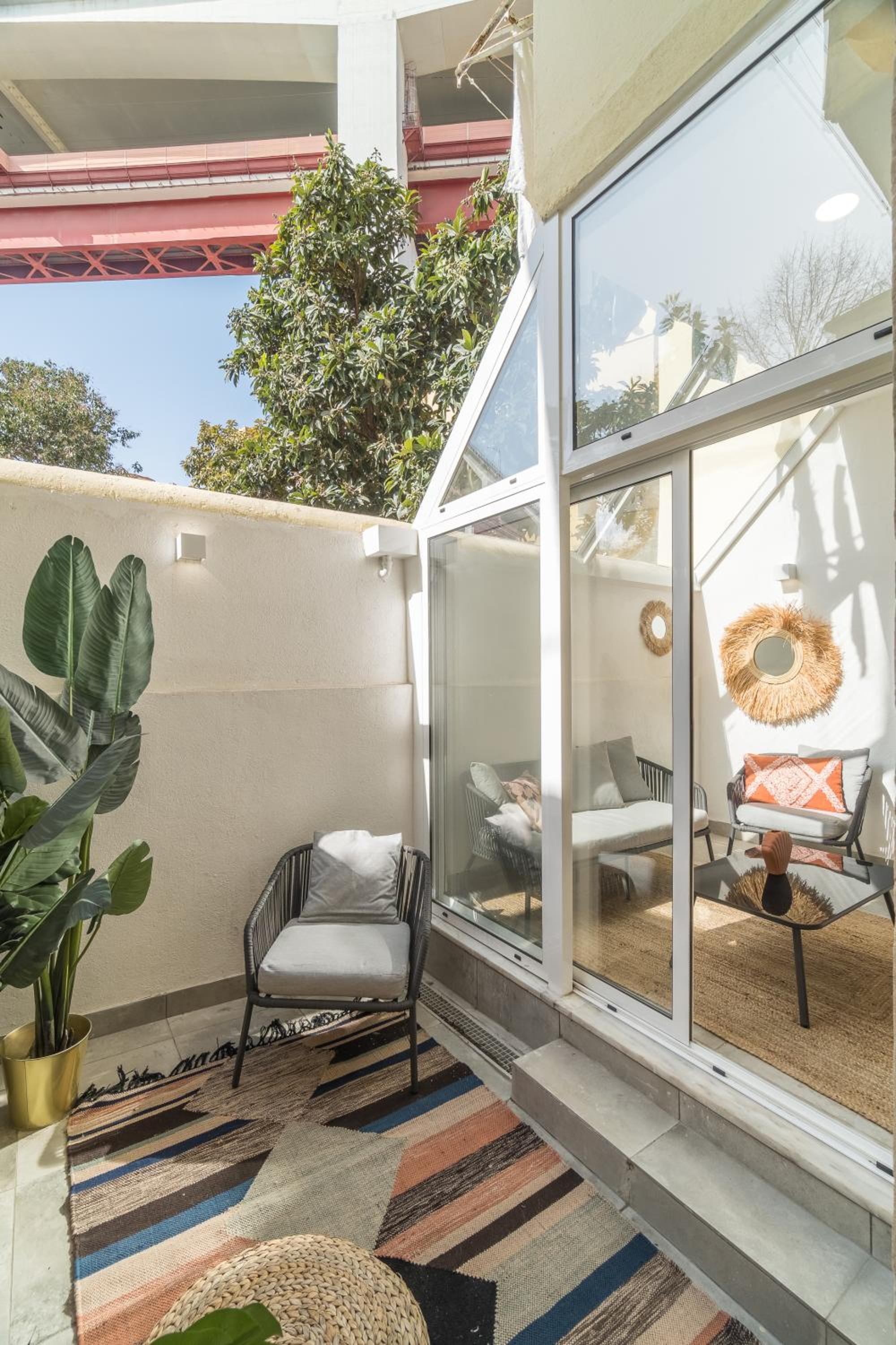 Casa Boma Lisboa - Sophisticated Apartment with Private Terrace - Alcantara VI view 3