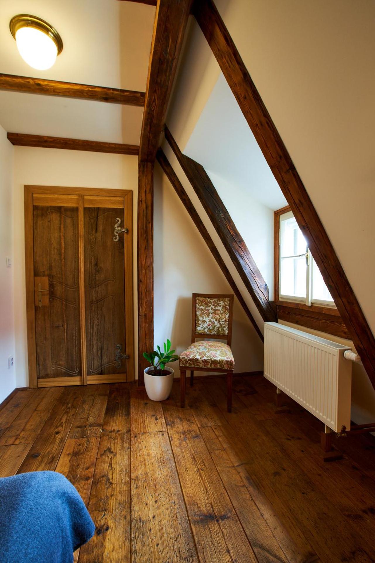 Baroque chaplain house Kaplanka 1796 A. D. - historical luxury apts in Bohemian Paradise