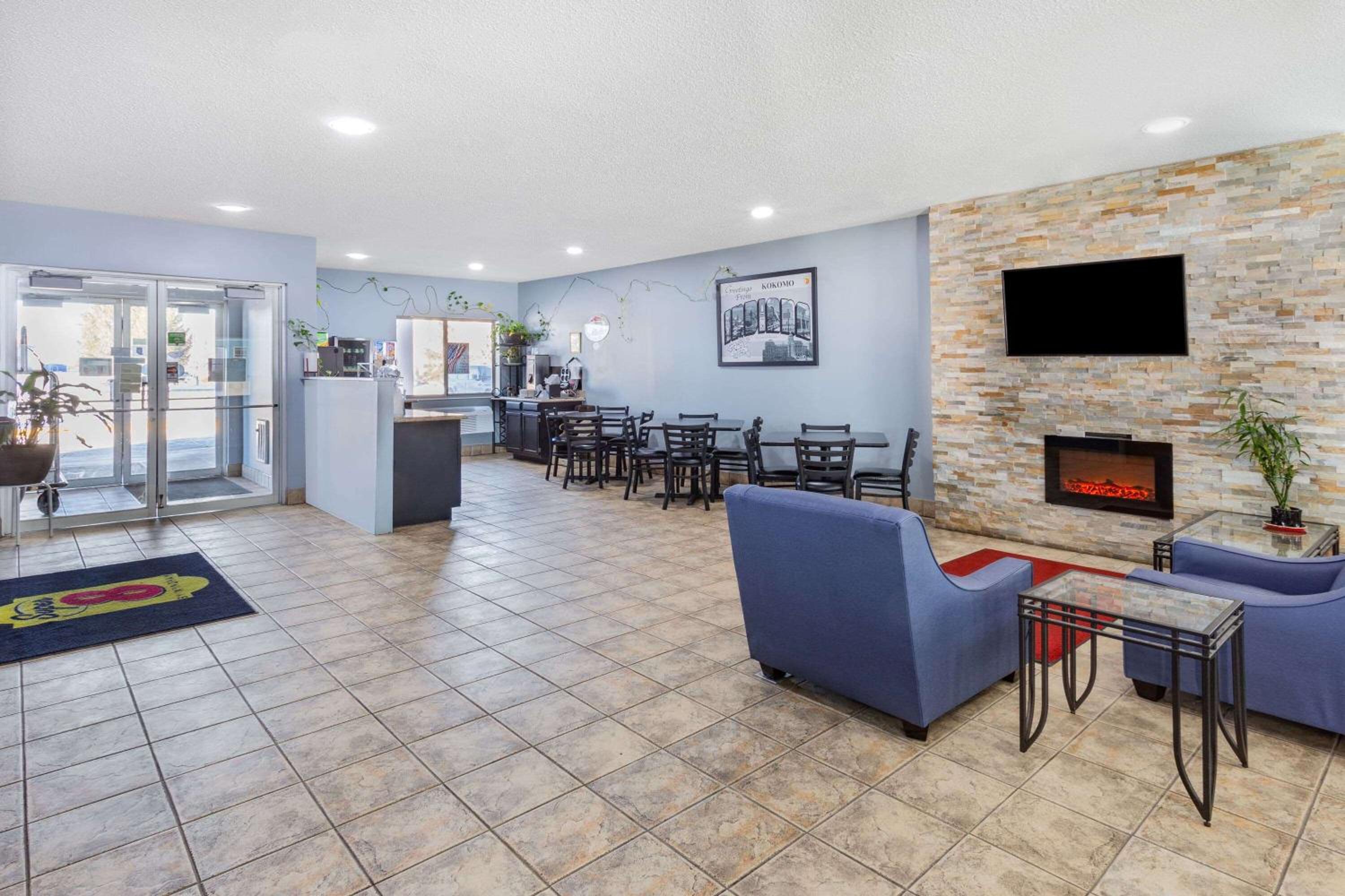 Kokomo Vacations - Super 8 by Wyndham Kokomo - Property Image 3