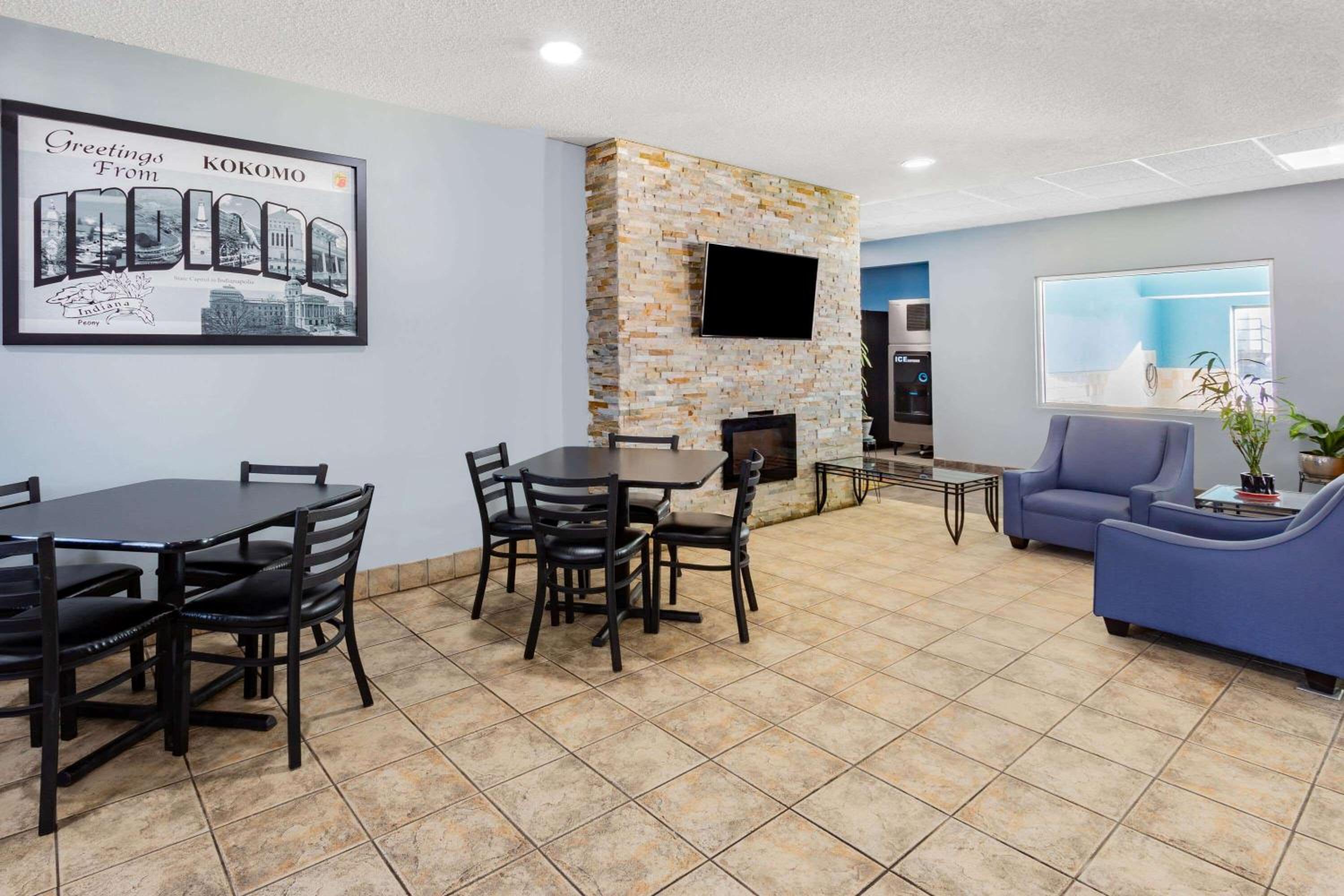 Kokomo Vacations - Super 8 by Wyndham Kokomo - Property Image 2
