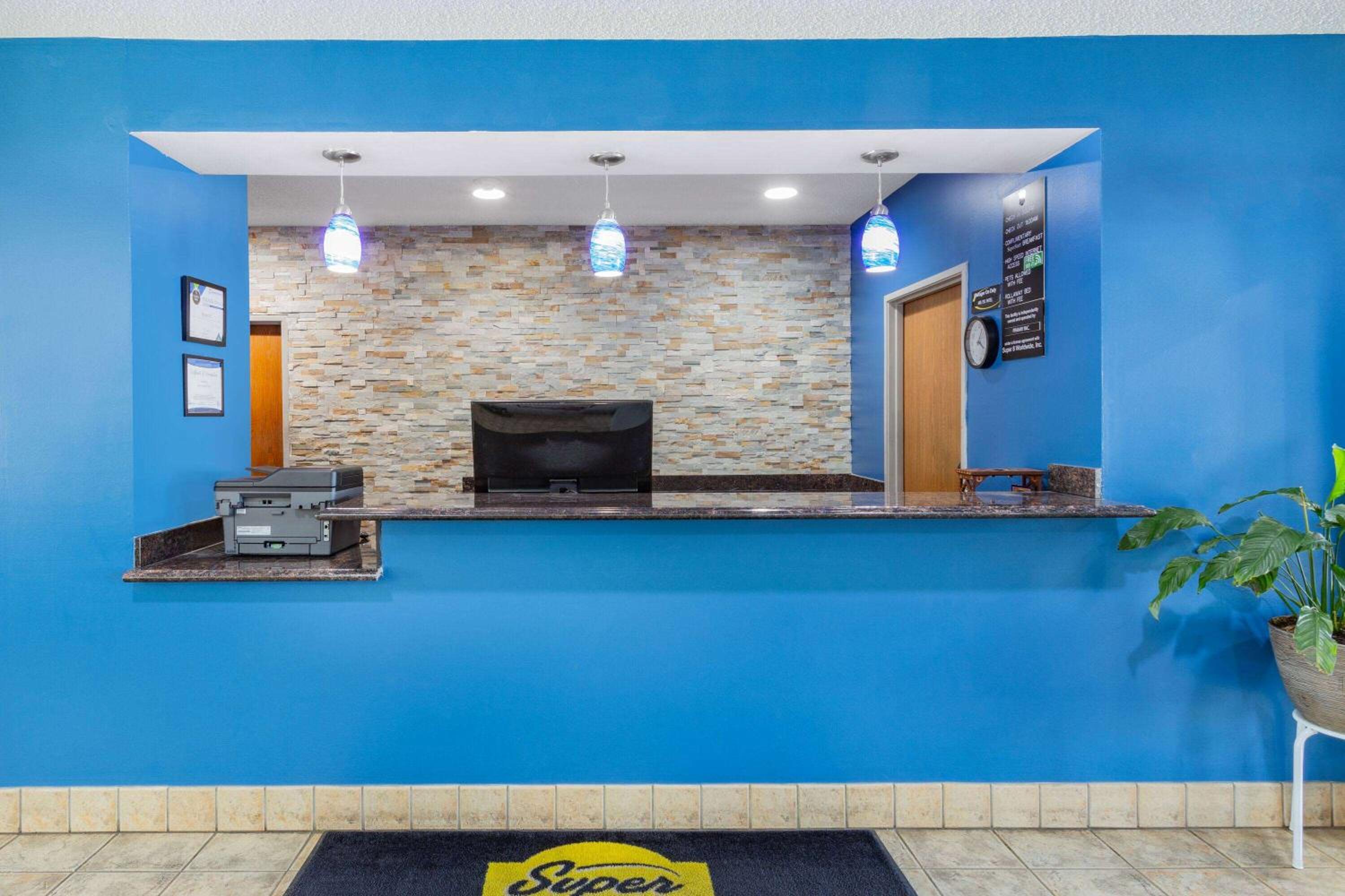 Kokomo Vacations - Super 8 by Wyndham Kokomo - Property Image 5