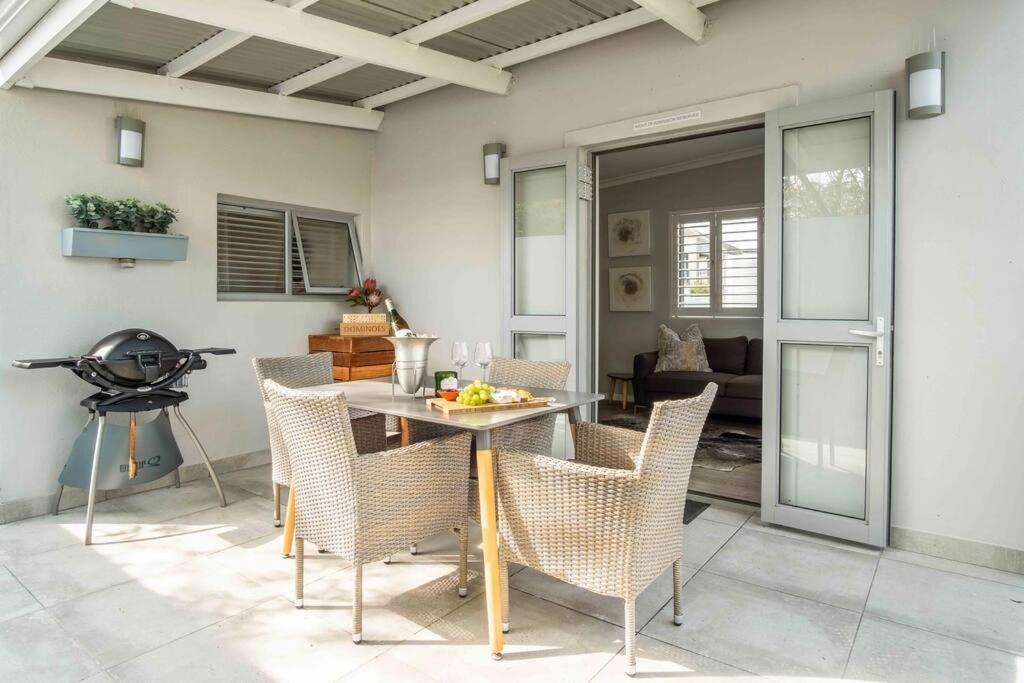 C'estÇa Cottage Modern Luxurious Sounds of the Sea view 2