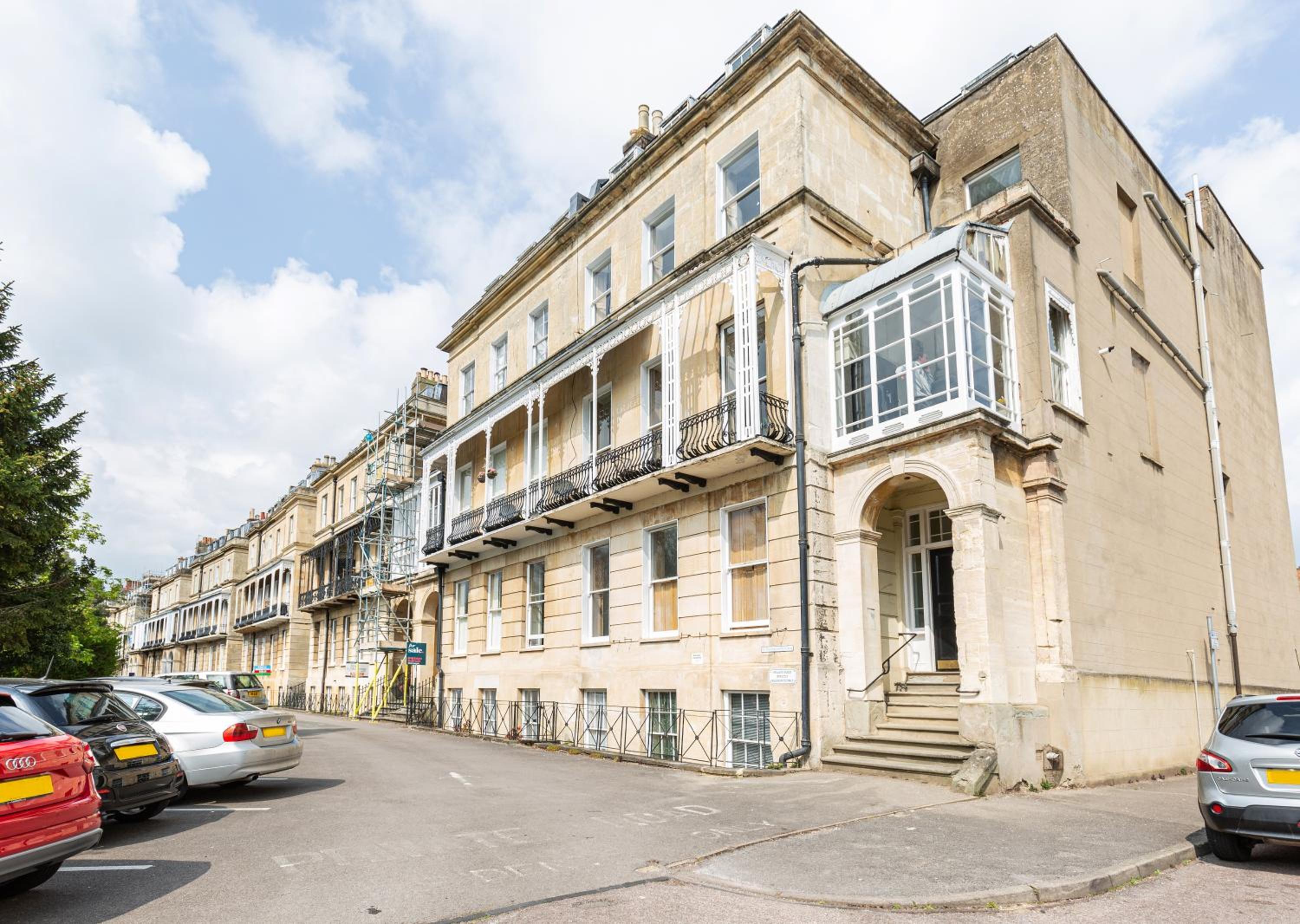 16 Lansdown Flat 3 - By Luxury Apartments
