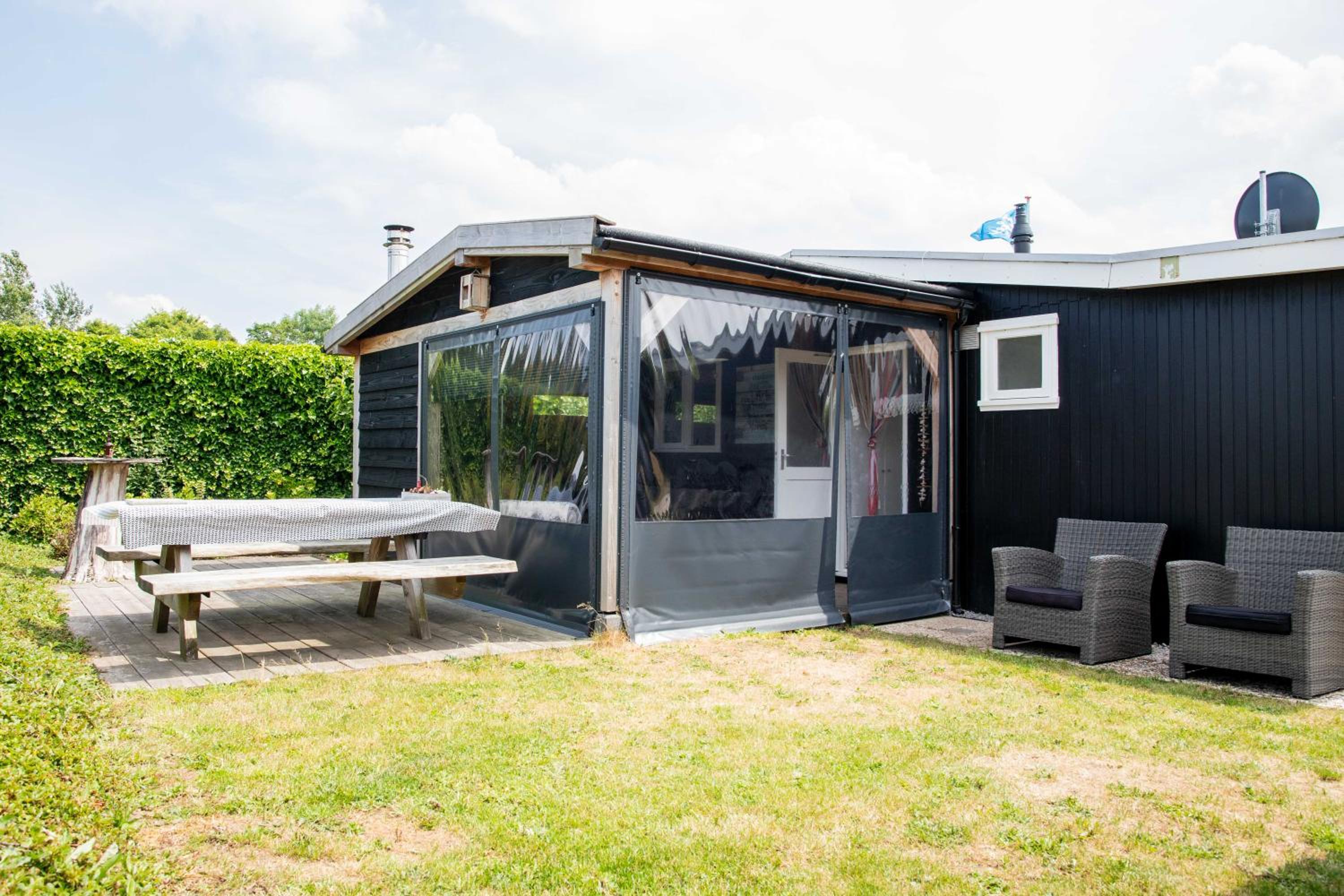 Strand-chalet Luna - 700 mtr van het strand van Ouddorp