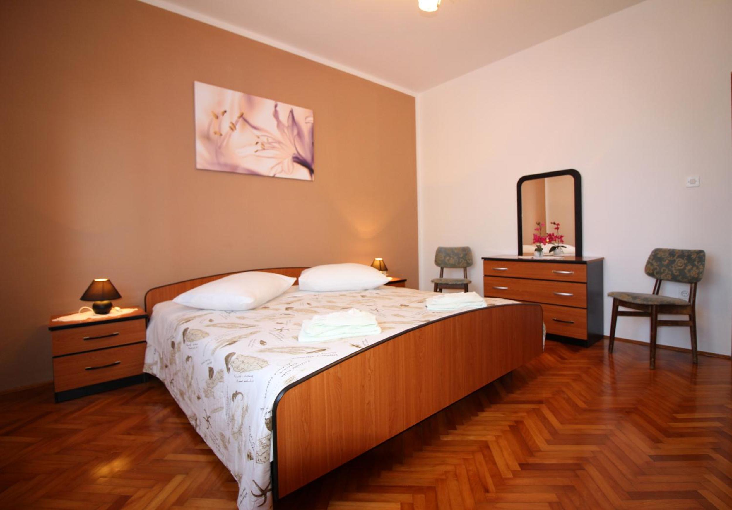Apartment Fero with beautiful garden view 2