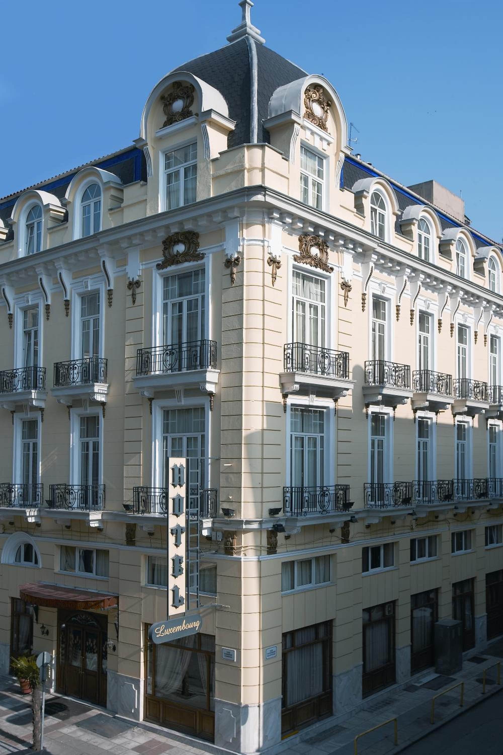 Hotel Luxembourg - Image 1