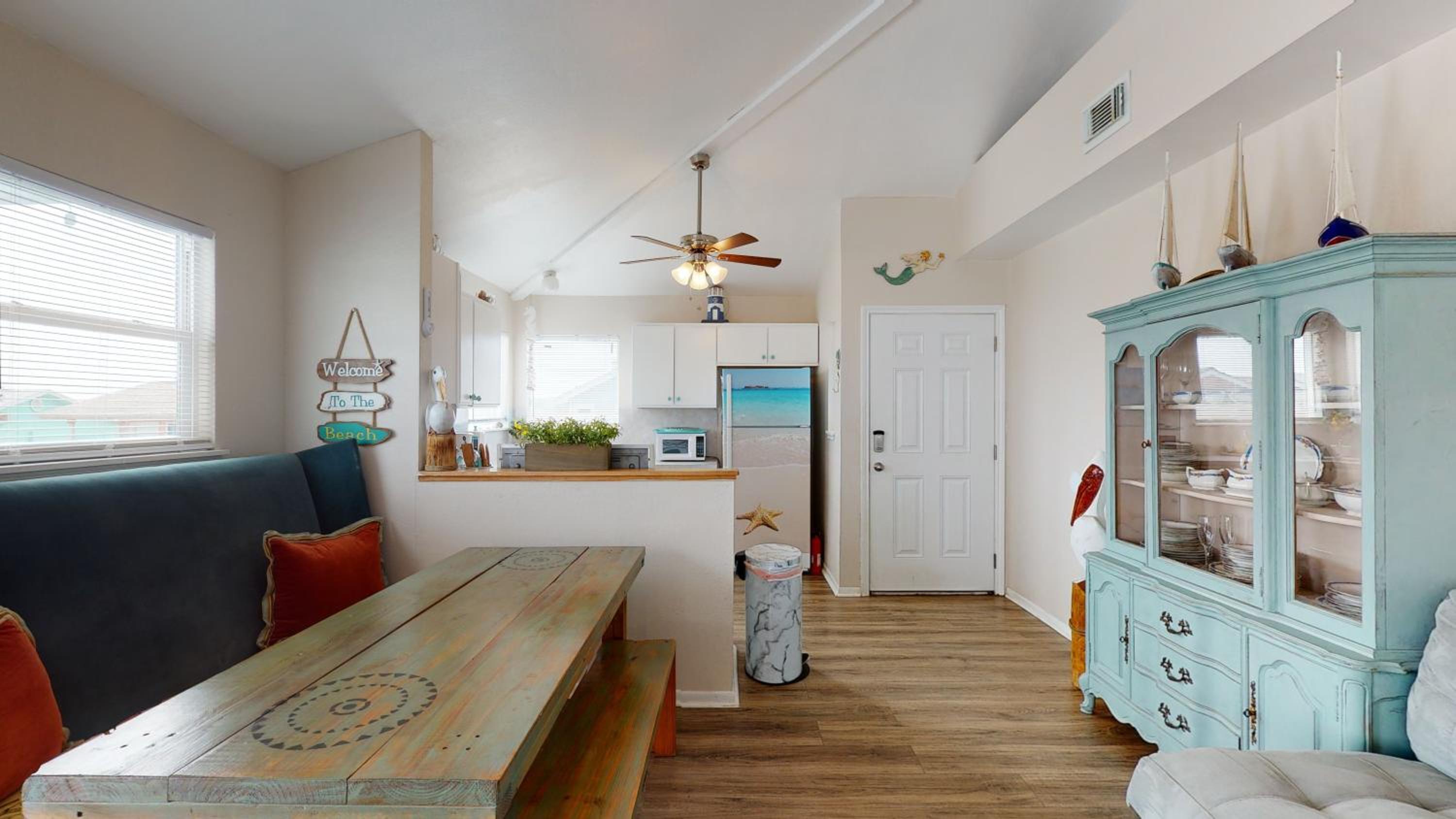 LP19 Well Appointed Beach House, Boardwalk, Glimpse of Ocean from Deck view 4