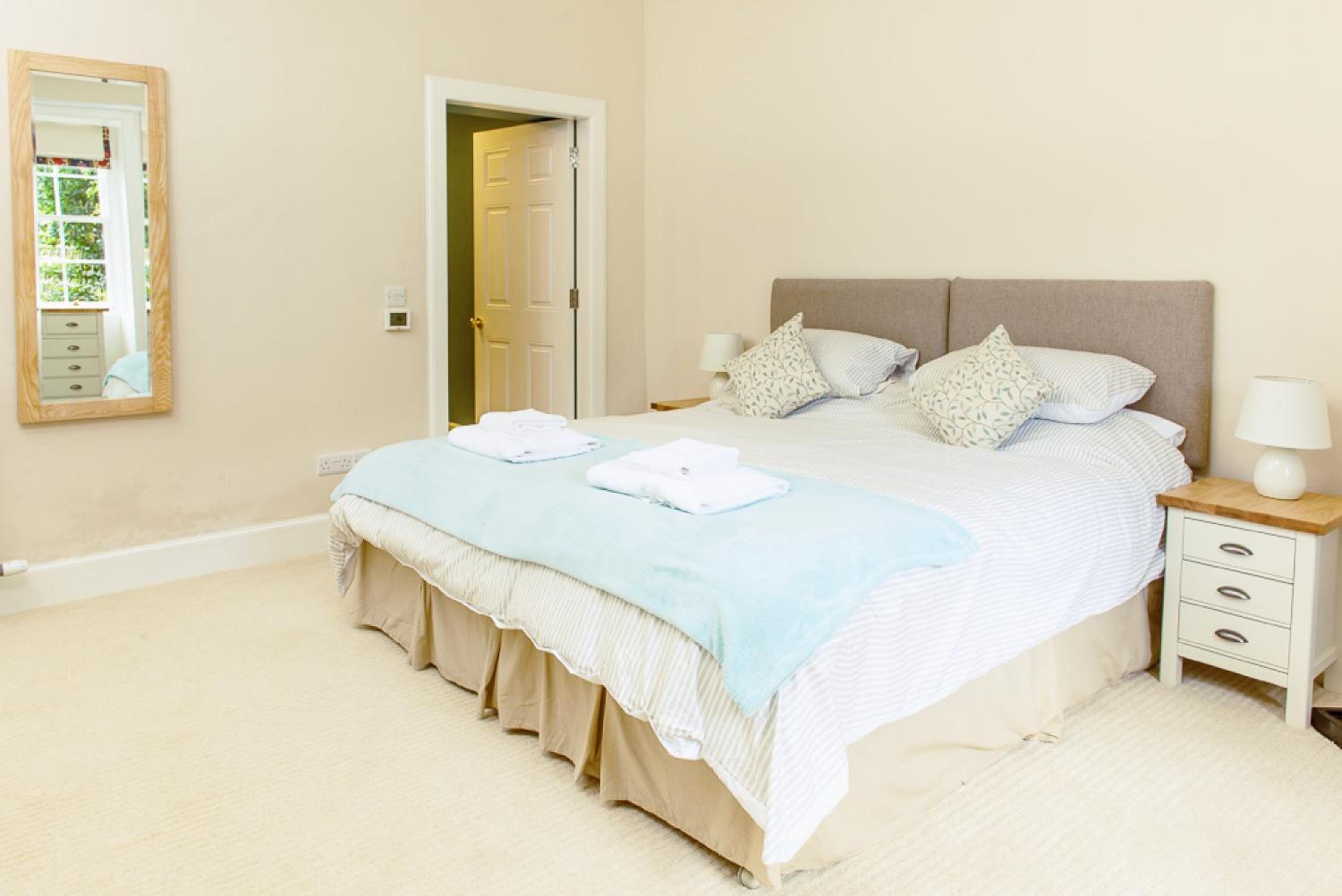 Gorgeous Central Edinburgh 3-Bedroom Apartment