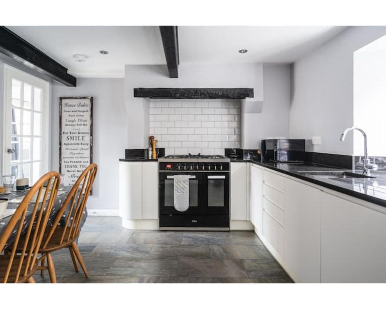 Hatfield Cottage