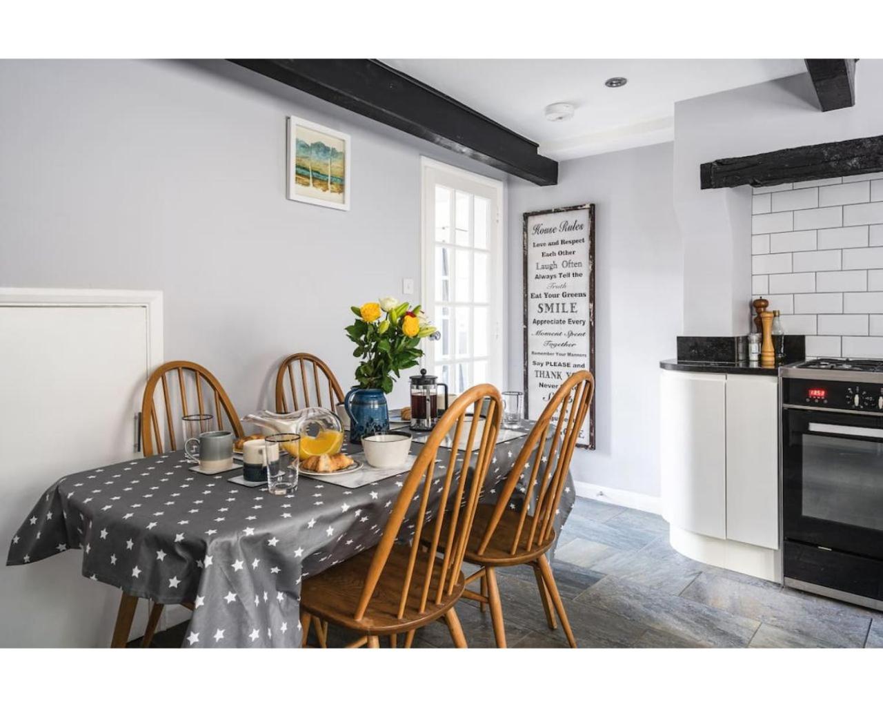 Hatfield Cottage