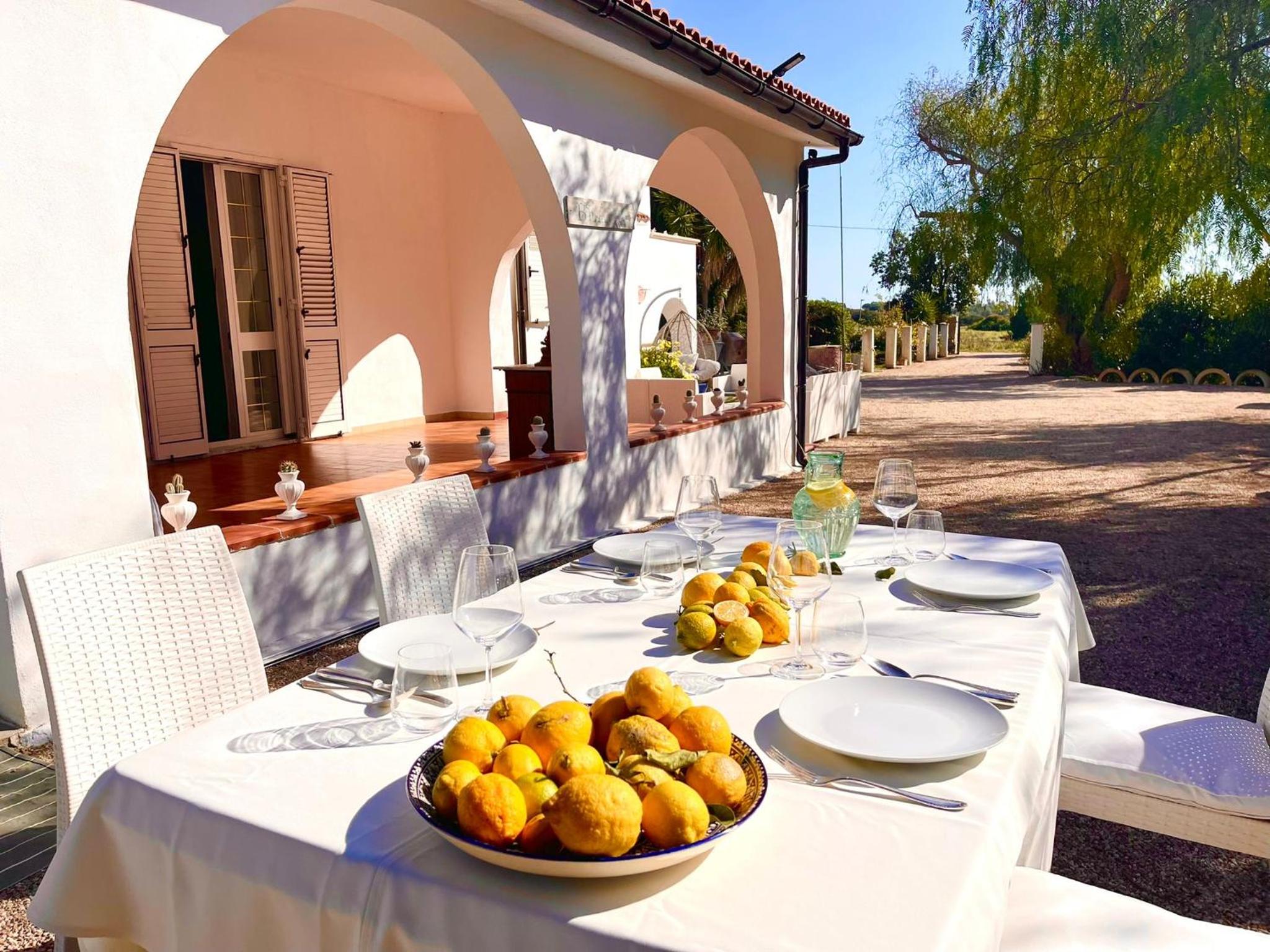 Villa Lido with pool and garden view 2