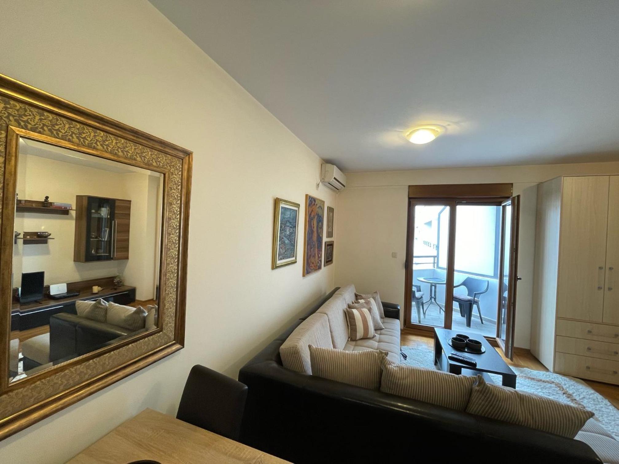 Exclusive studio, great location view 4