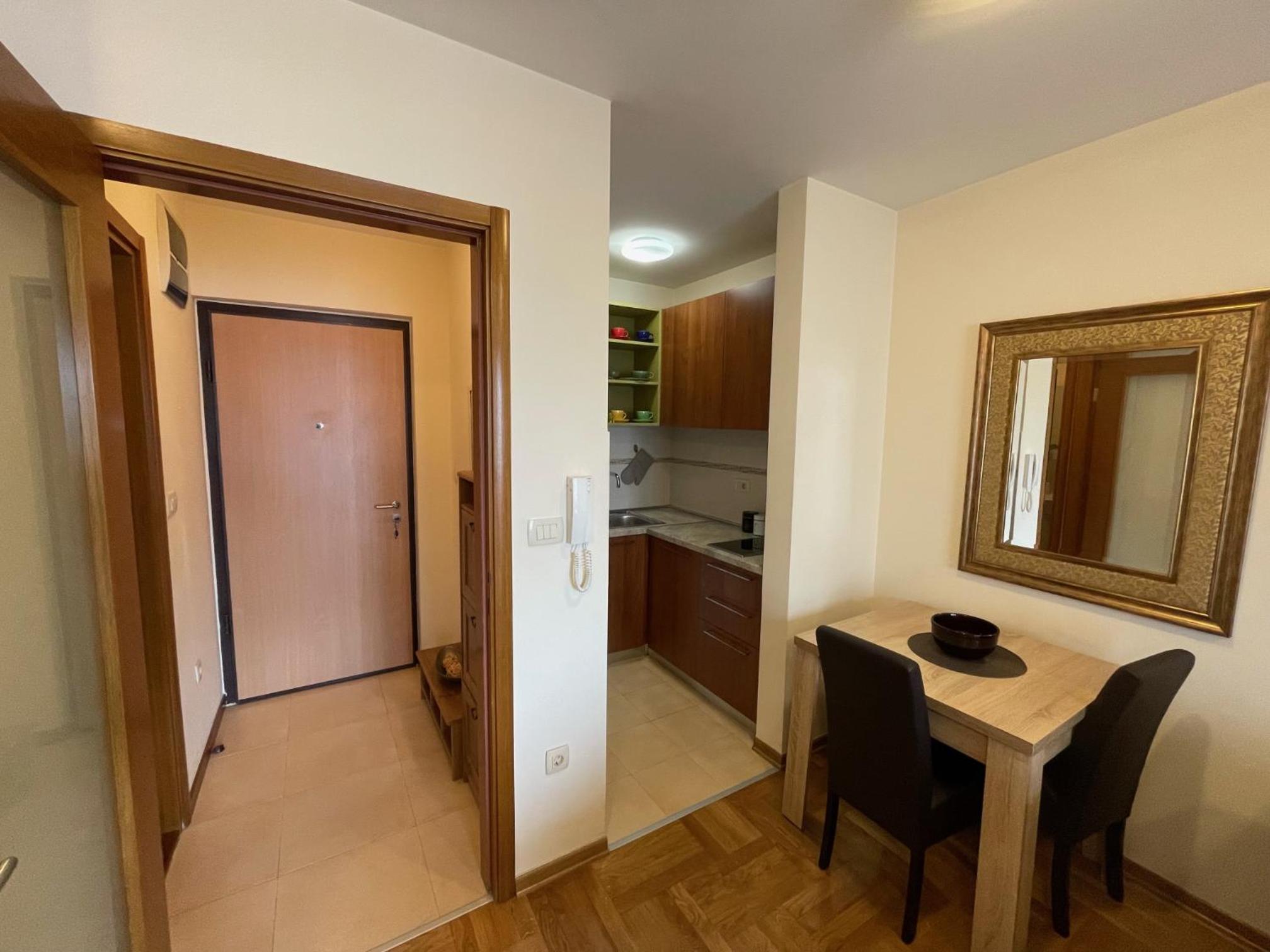 Exclusive studio, great location view 5