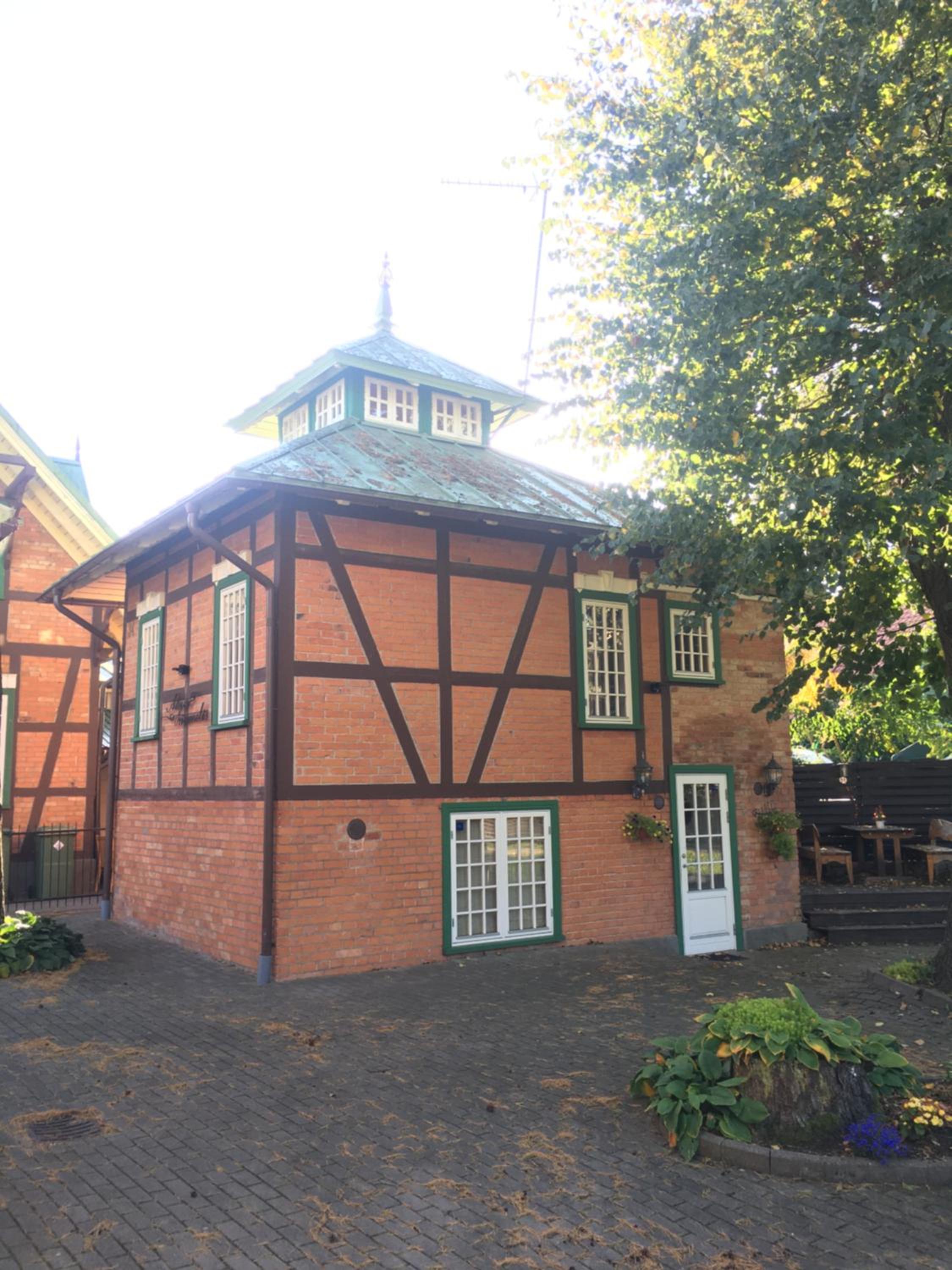 Alėjos Namelis