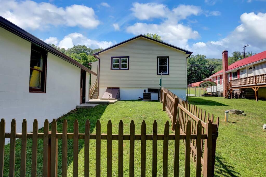 Stay On State - 15 Min to Harrisburg, 30 Min to Carlisle 2BR tastefully decorated view 3