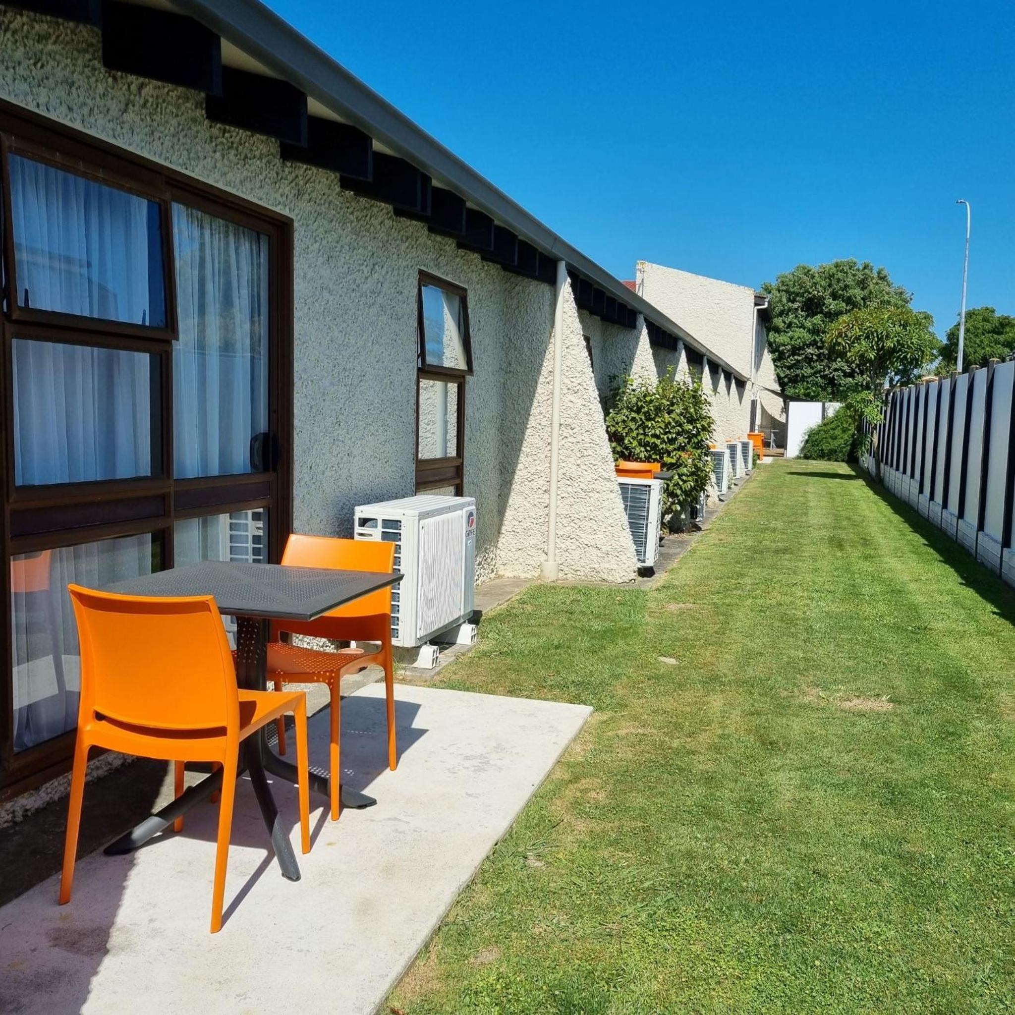 Aztec Motel