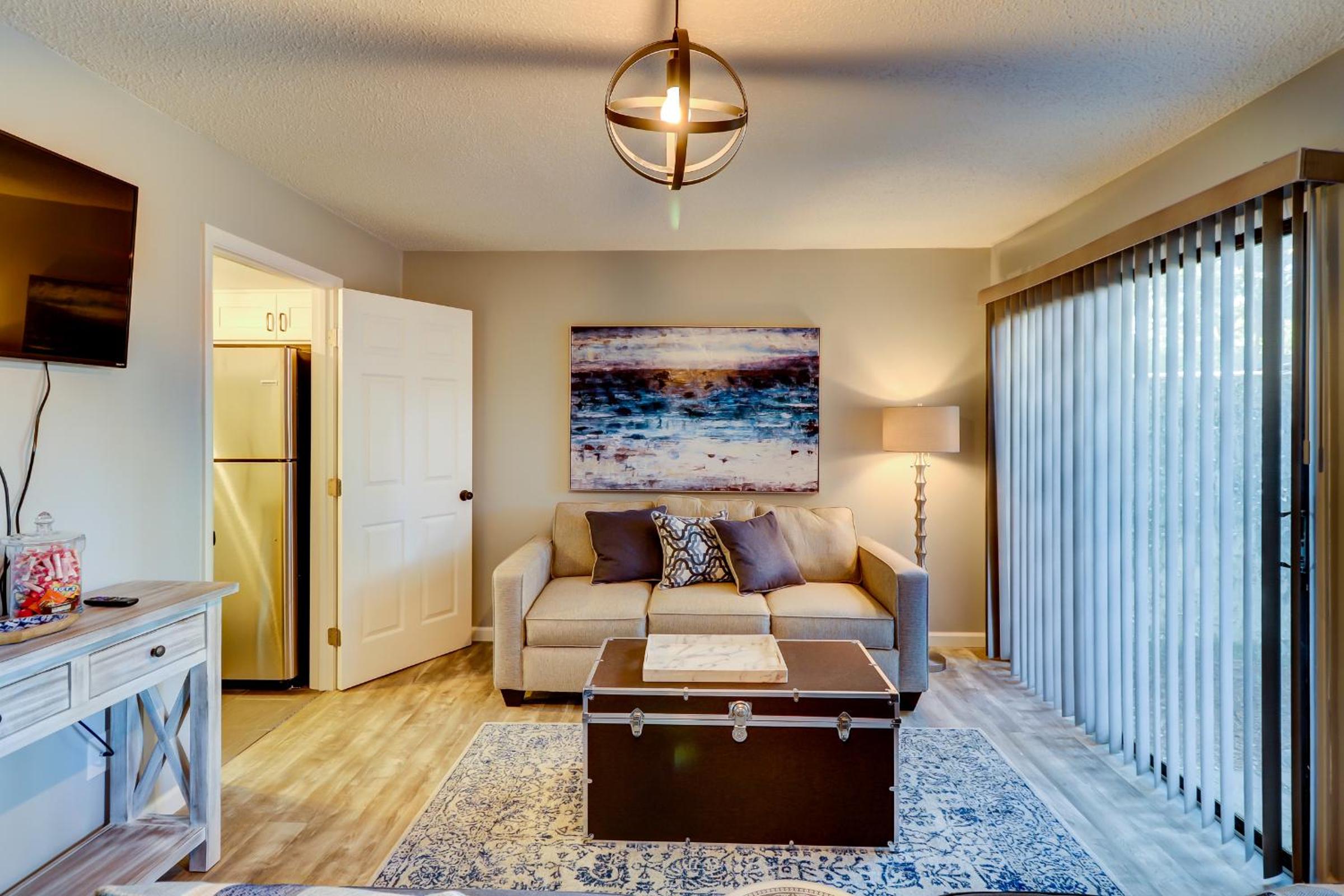 #82 Spectacular Condo Ideal Location 2BDR/2Parking view 5