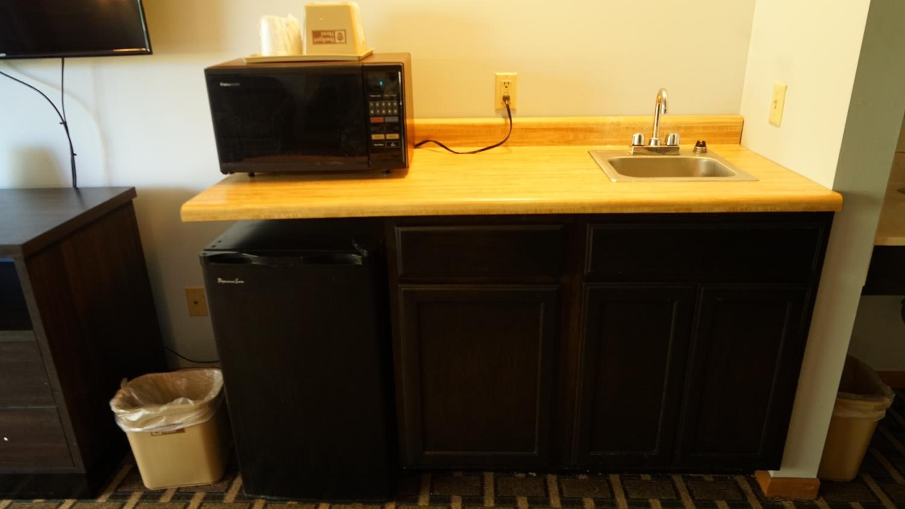 Budget Host Inn Fridley - Property Image 6