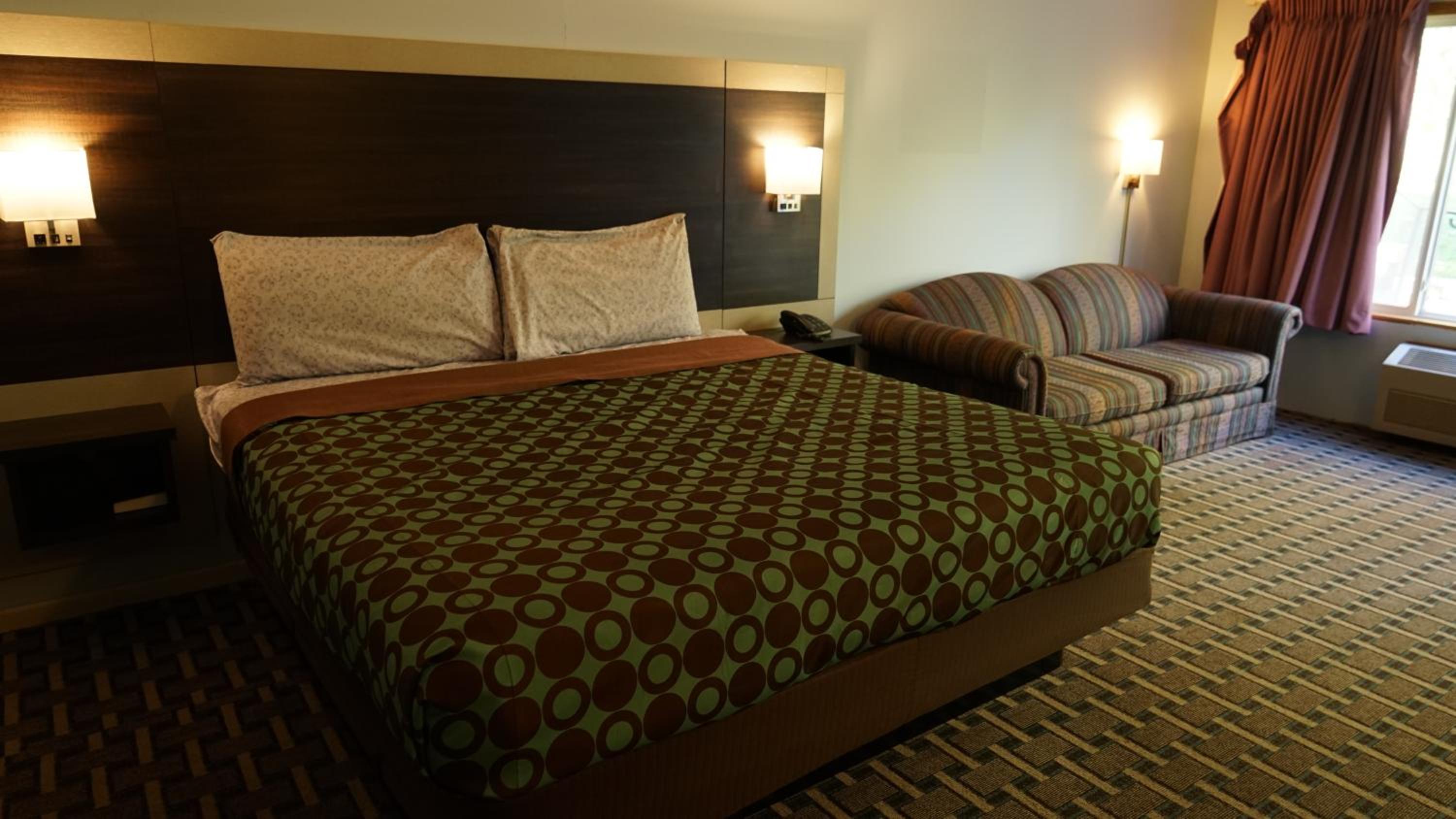 Budget Host Inn Fridley - Property Image 3