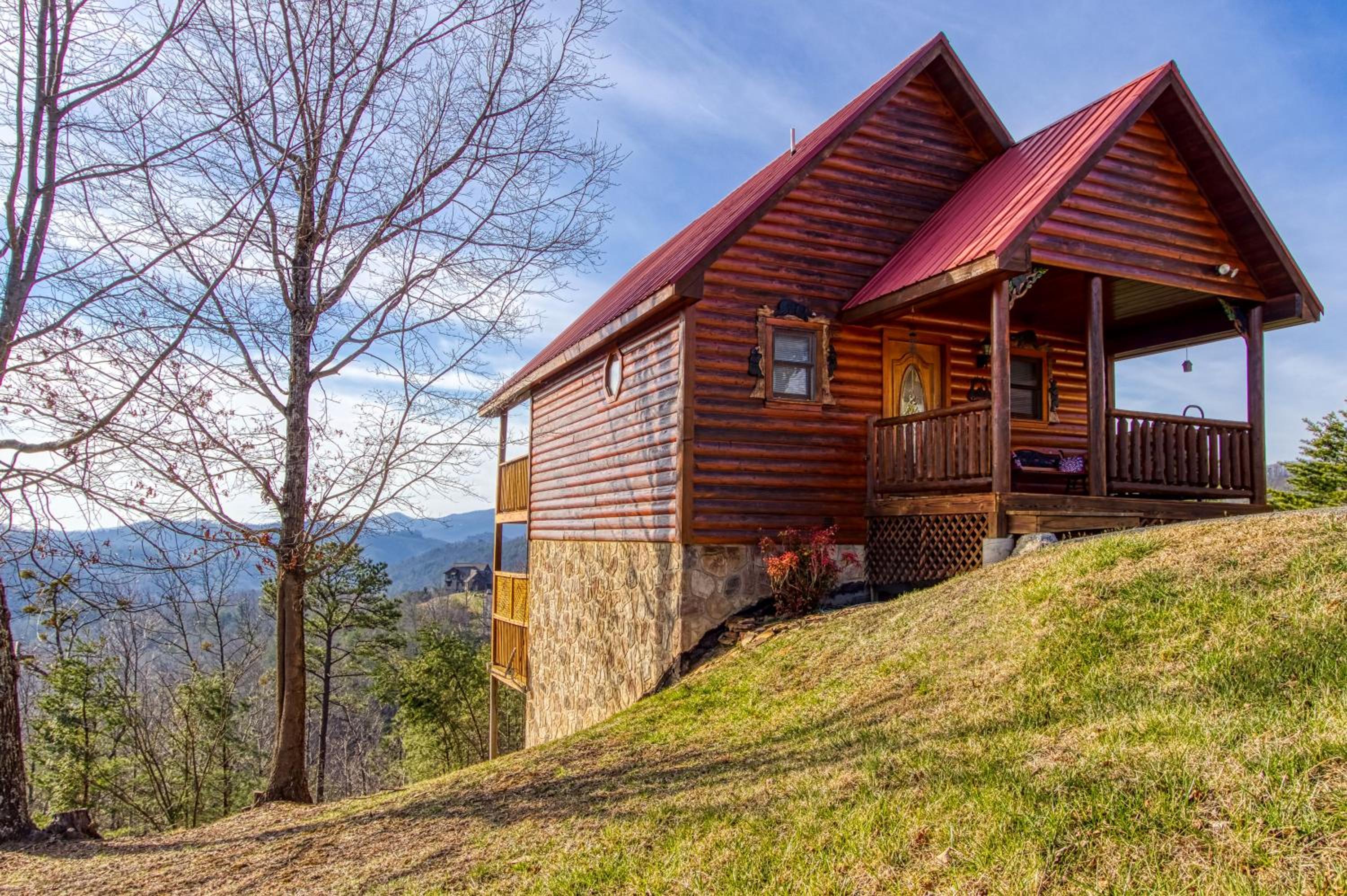 Mountains 4 Miles - Panoramic Views, Hot Tub & Fire Pit near Pigeon Forge view 3